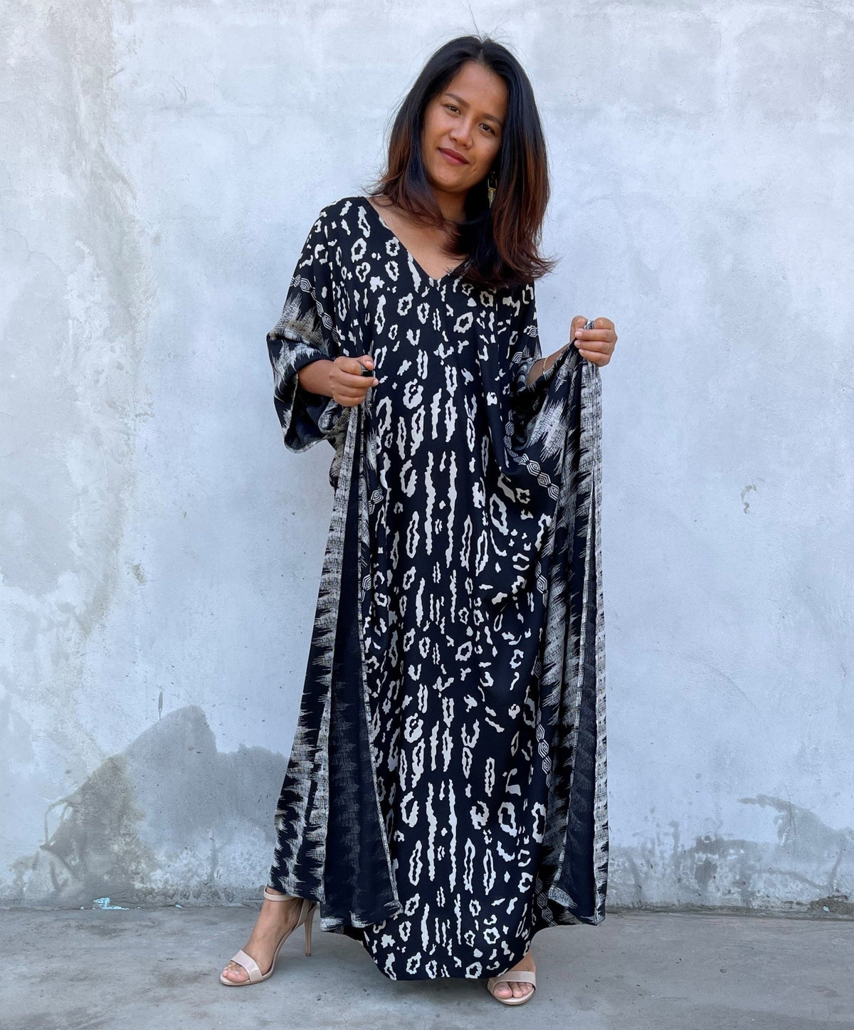 MALA handworks Luna Kaftan in Black and Pattern Silkscreen
