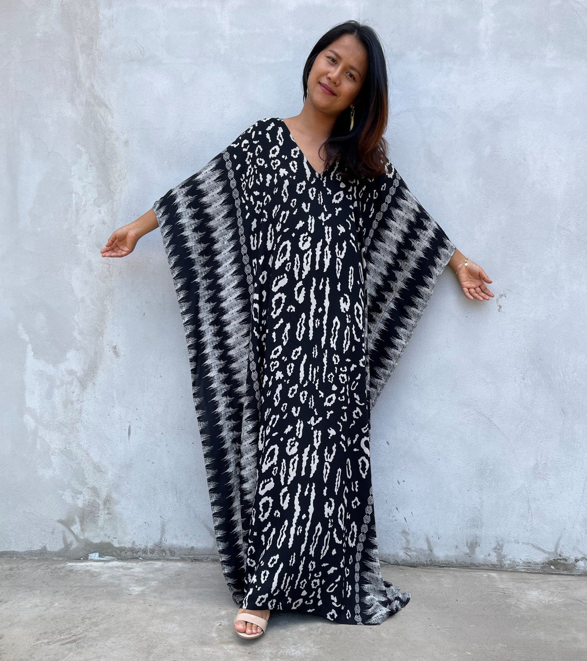 MALA handworks Luna Kaftan in Black and Pattern Silkscreen