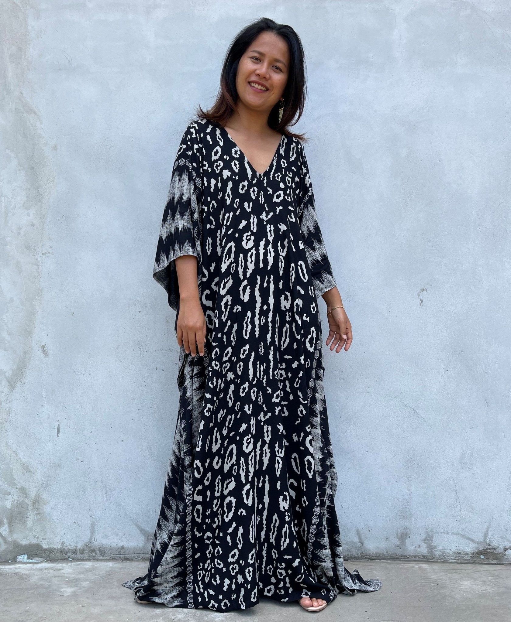 MALA handworks Luna Kaftan in Black and Pattern Silkscreen