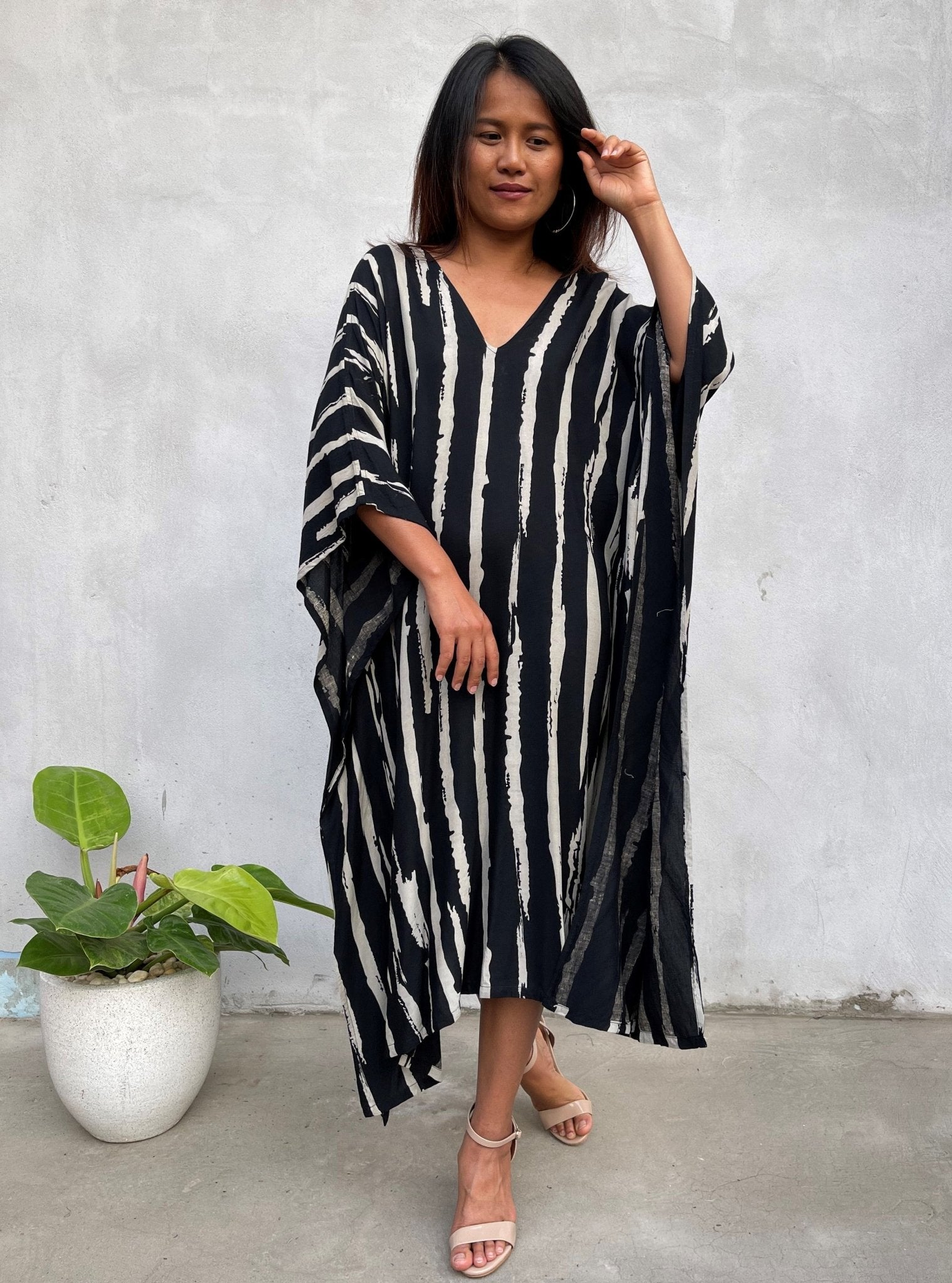 MALA handworks Luna Kaftan in Black and Pattern Silkscreen