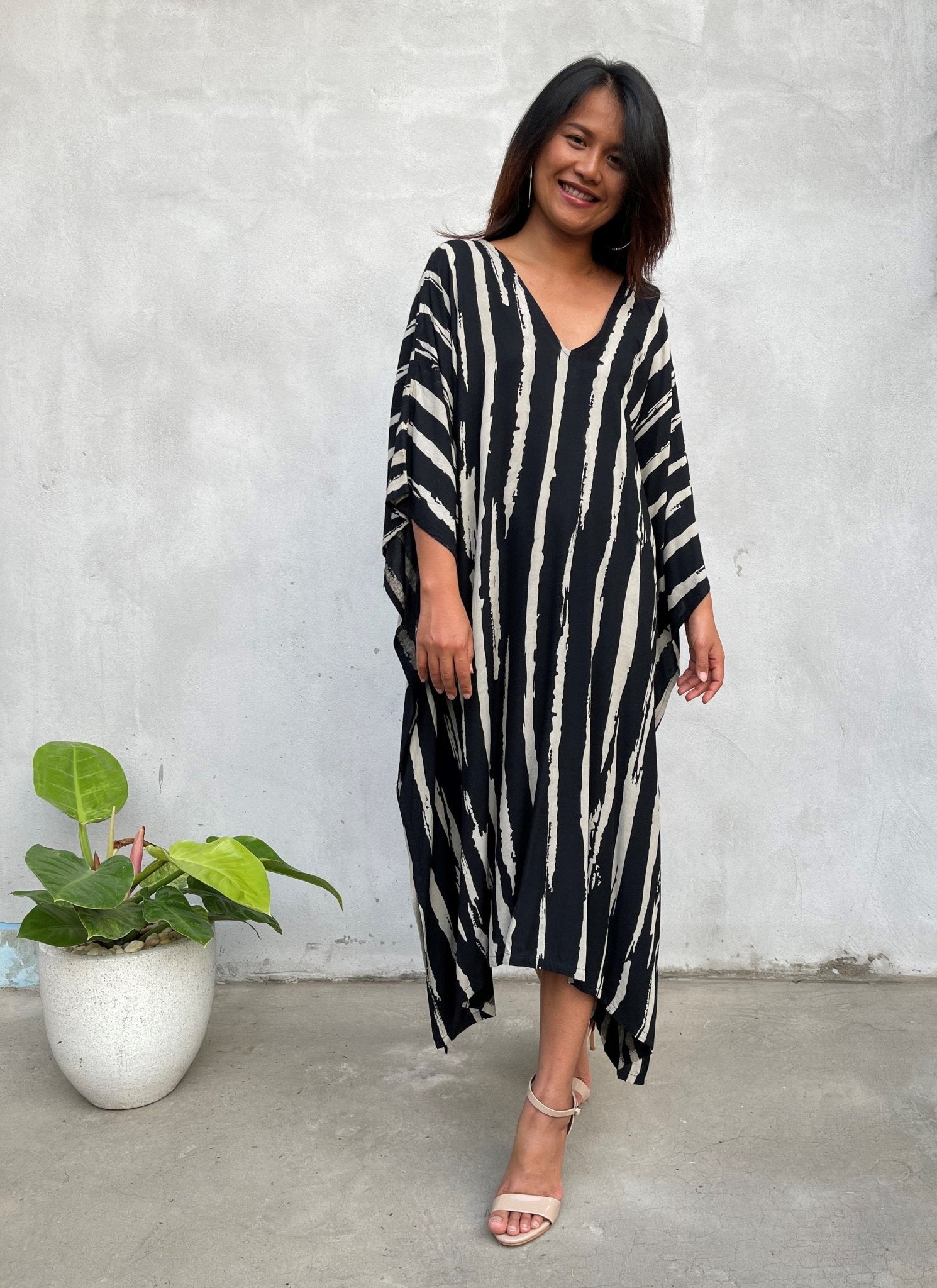 MALA handworks Luna Kaftan in Black and Pattern Silkscreen