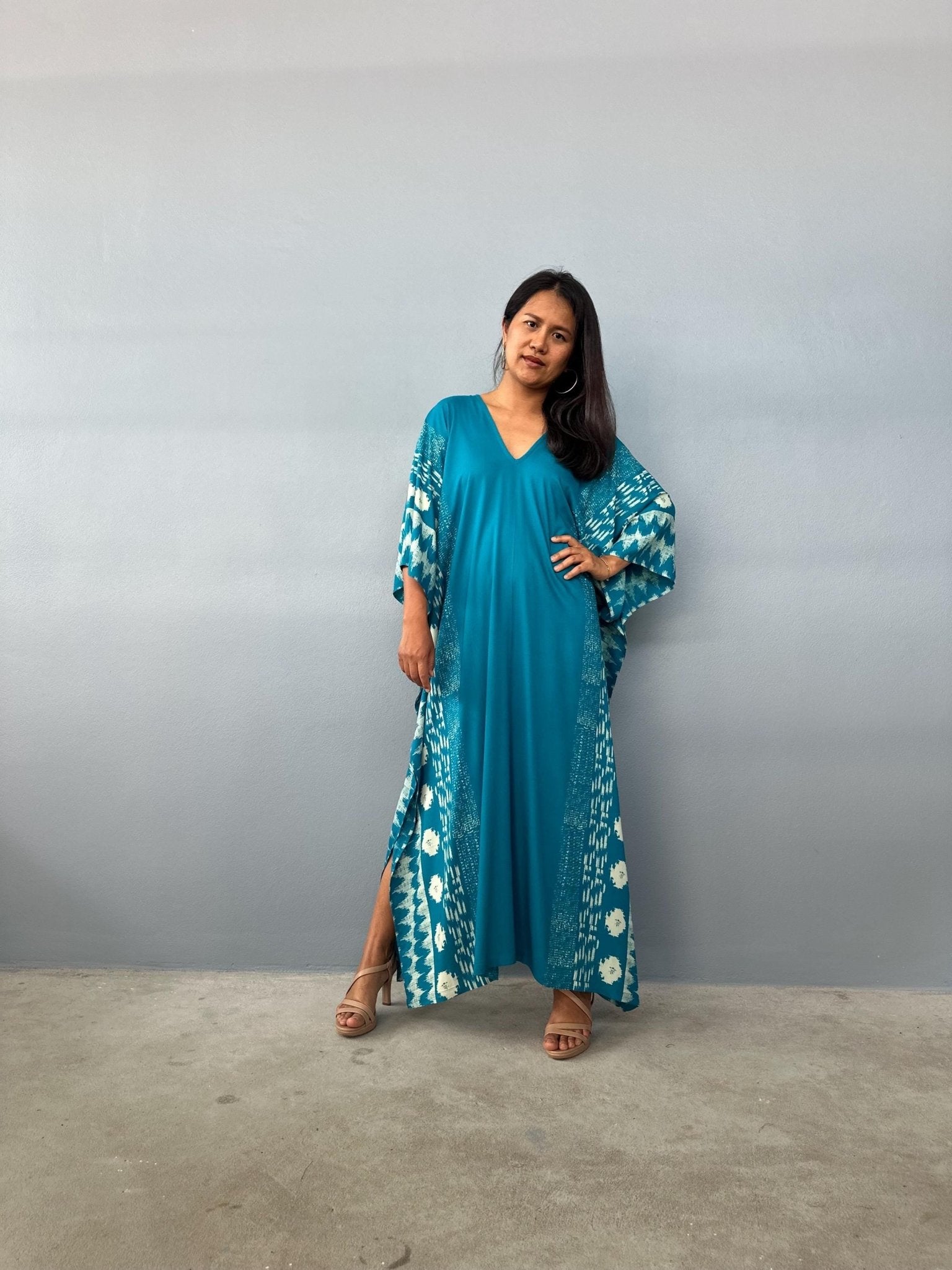Mala Handworks  Luna Hand Screen Printed Kaftan in Teal