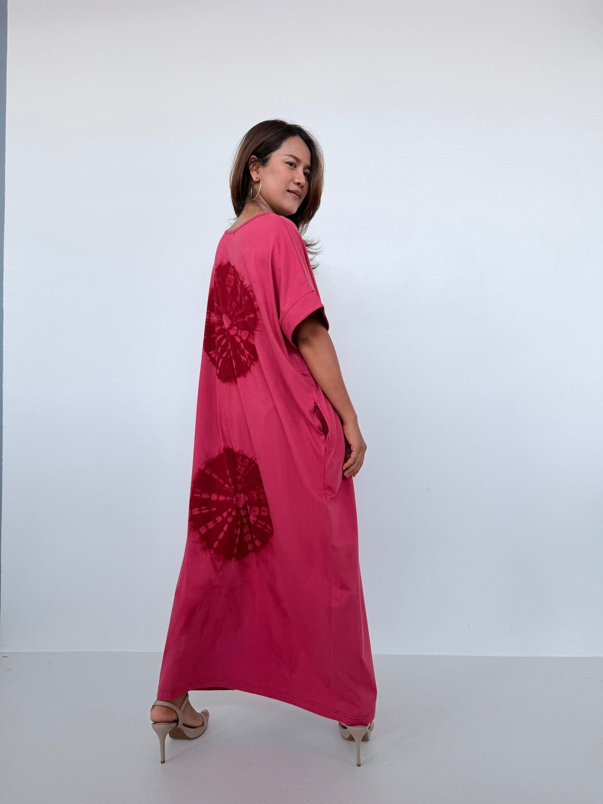 Mala Handworks Alice Jersey Cotton Kaftan in Raspberry Tie Dye Polka Dots