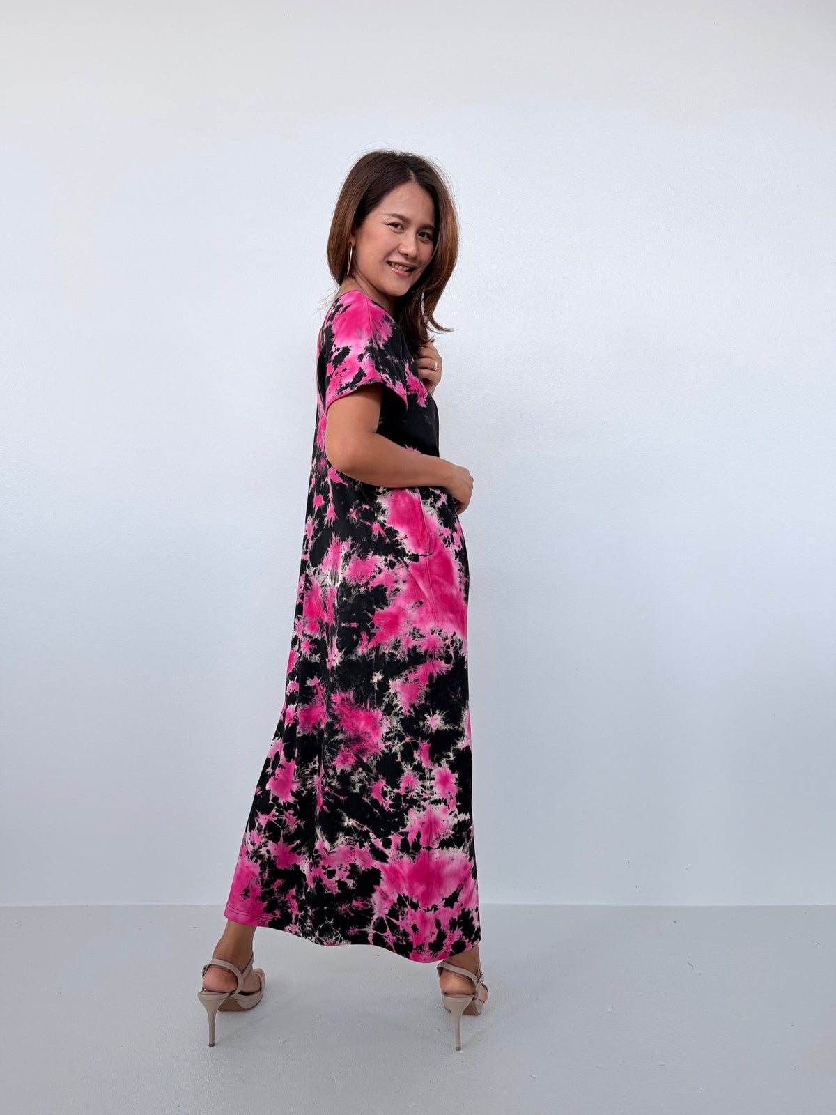 Alisa Petite Cotton Kaftan in Black and Fuchsia Tie Dye - Mala Handworks