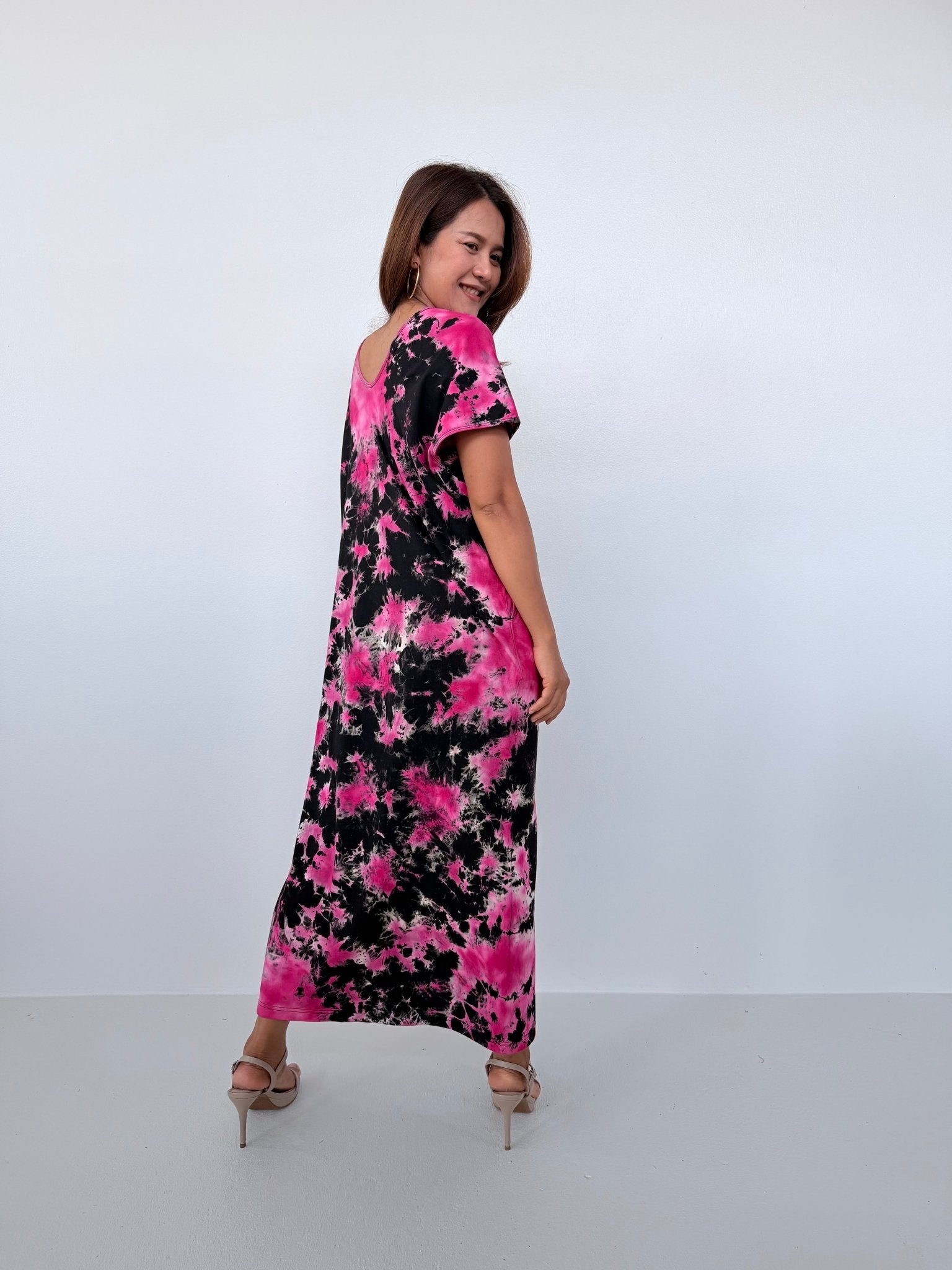 Alisa Petite Cotton Kaftan in Black and Fuchsia Tie Dye - Mala Handworks