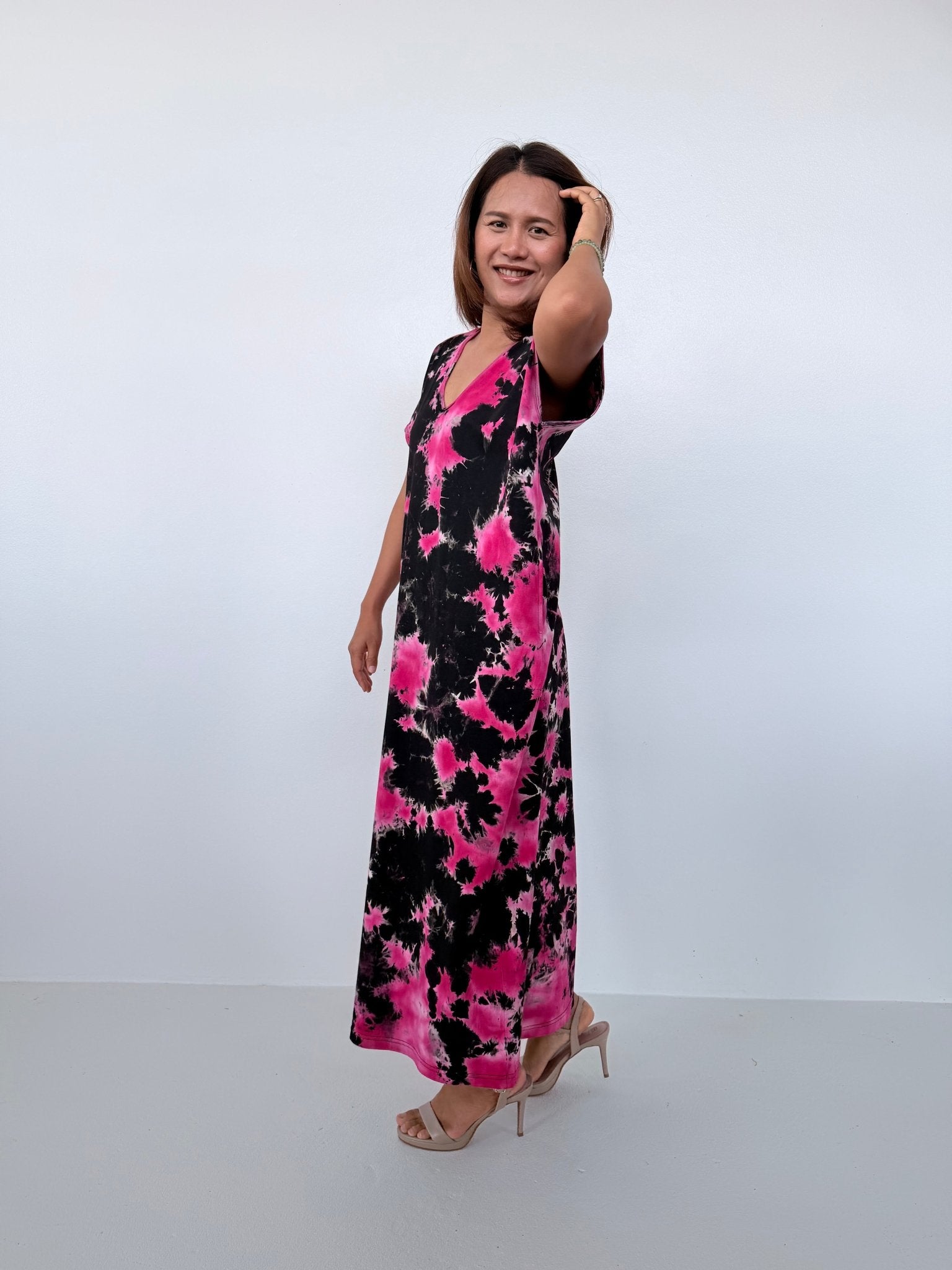 Alisa Petite Cotton Kaftan in Black and Fuchsia Tie Dye - Mala Handworks