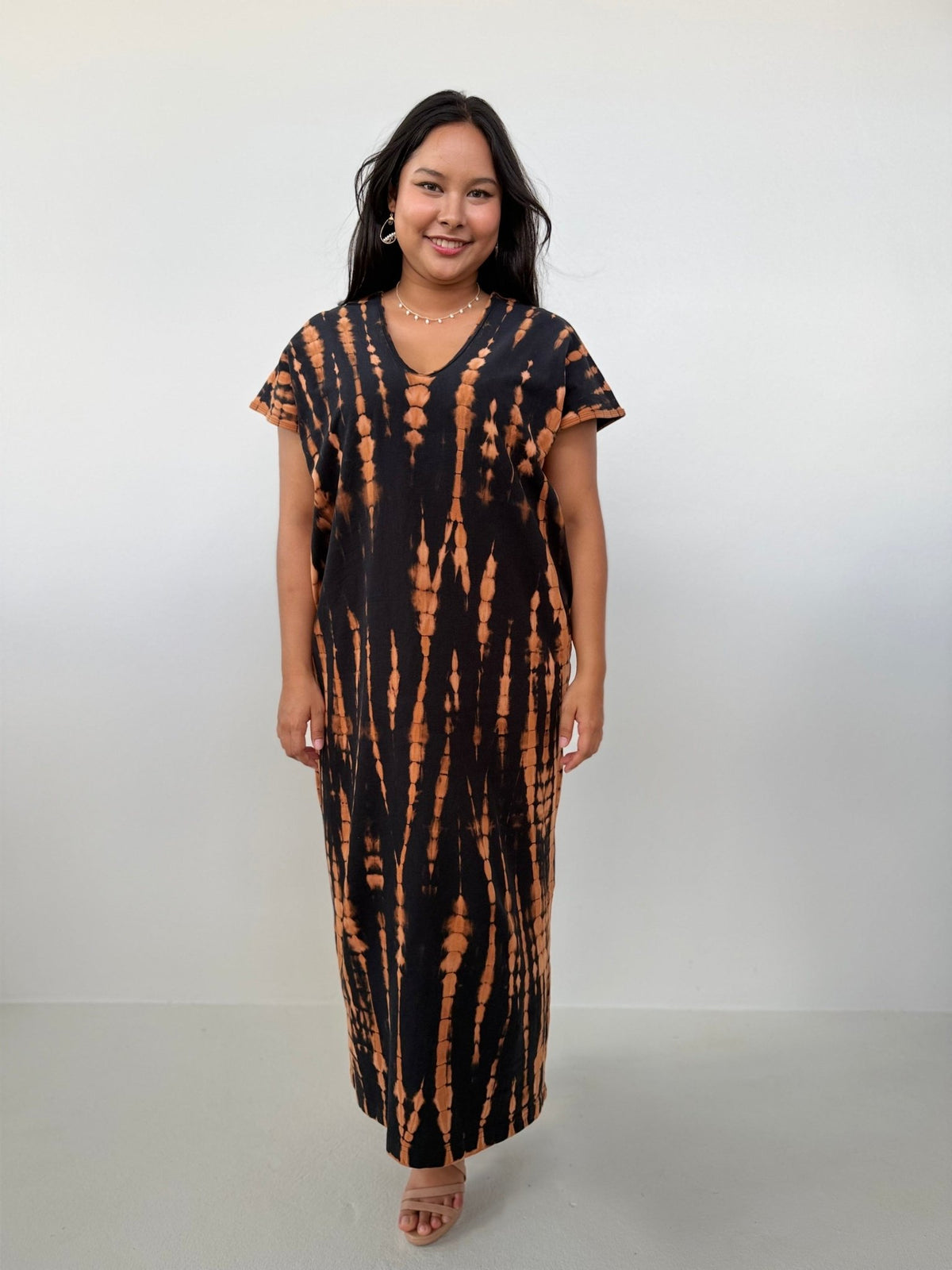 Mala Handworks Alisa Petite Cotton Kaftan in Black & Rust Tie Dye
