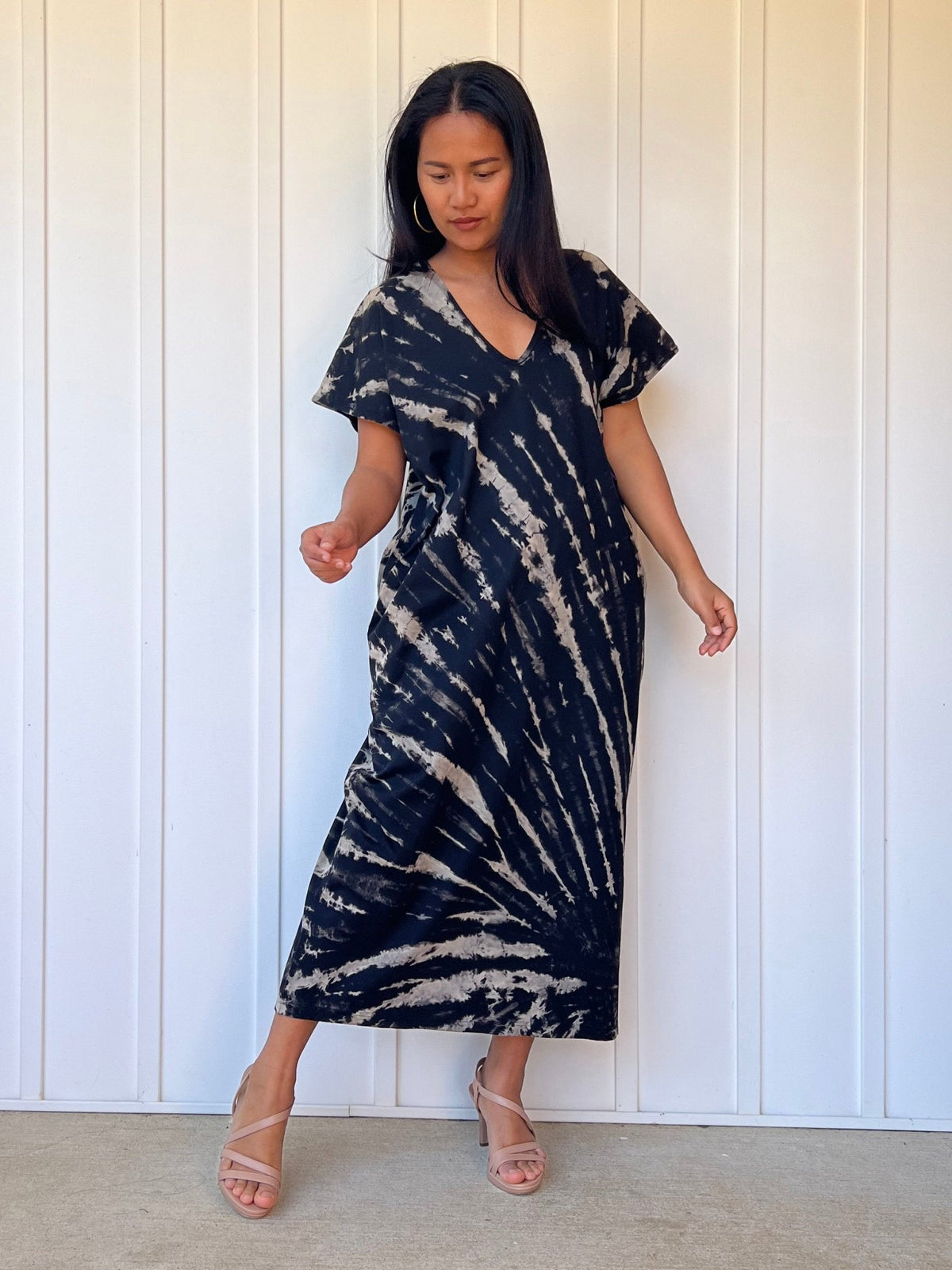 Mala Handworks Alisa Petite Cotton Kaftan in Black Tie Dye
