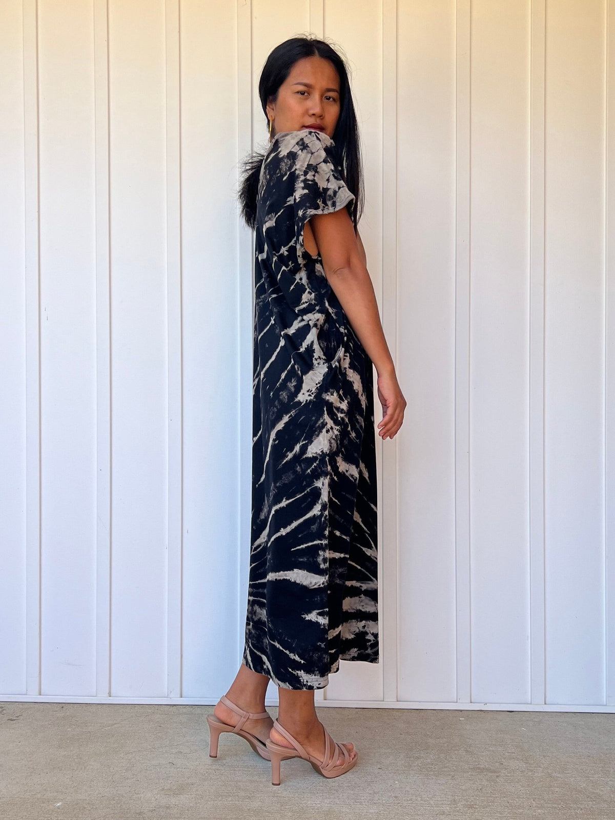 Mala Handworks Alisa Petite Cotton Kaftan in Black Tie Dye