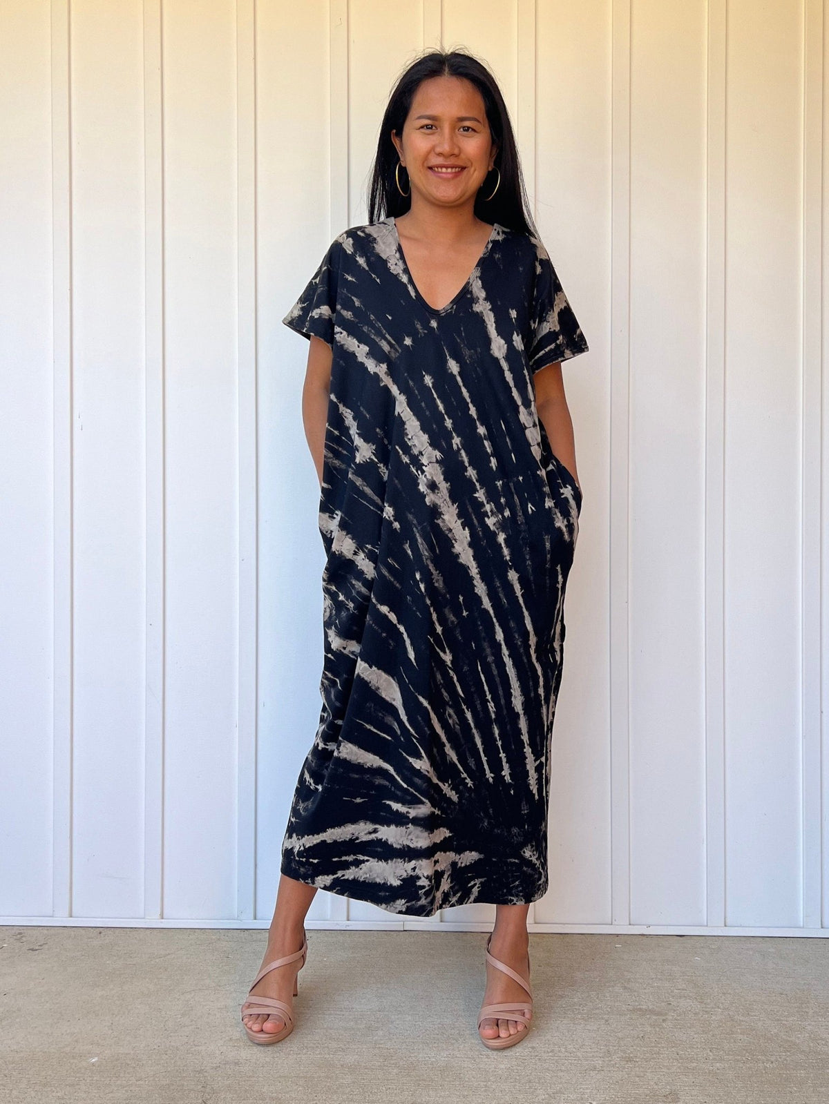 Mala Handworks Alisa Petite Cotton Kaftan in Black Tie Dye