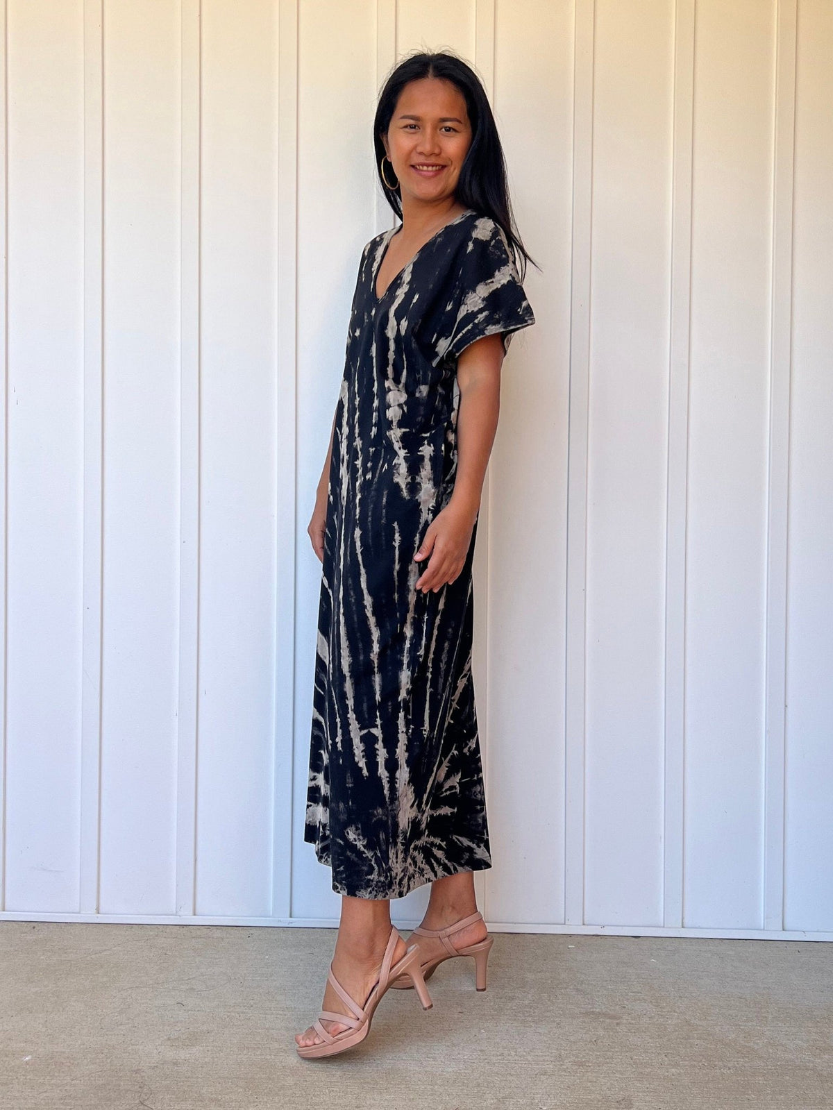 Mala Handworks Alisa Petite Cotton Kaftan in Black Tie Dye