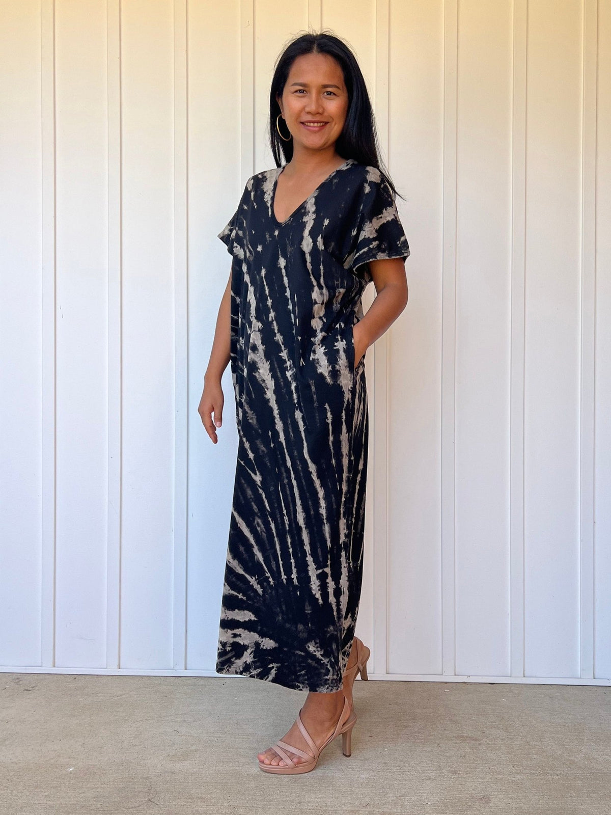 Mala Handworks Alisa Petite Cotton Kaftan in Black Tie Dye