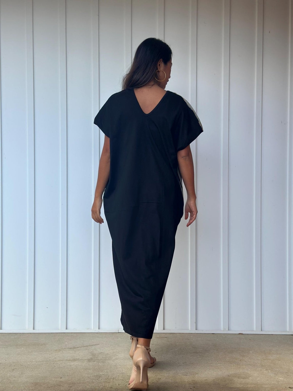 Mala Handworks Alisa Petite Cotton Kaftan in Black with Hand-Painted Abacus