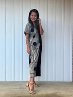 Mala Handworks Alisa Petite Cotton Kaftan in Black with Hand-Painted Abacus