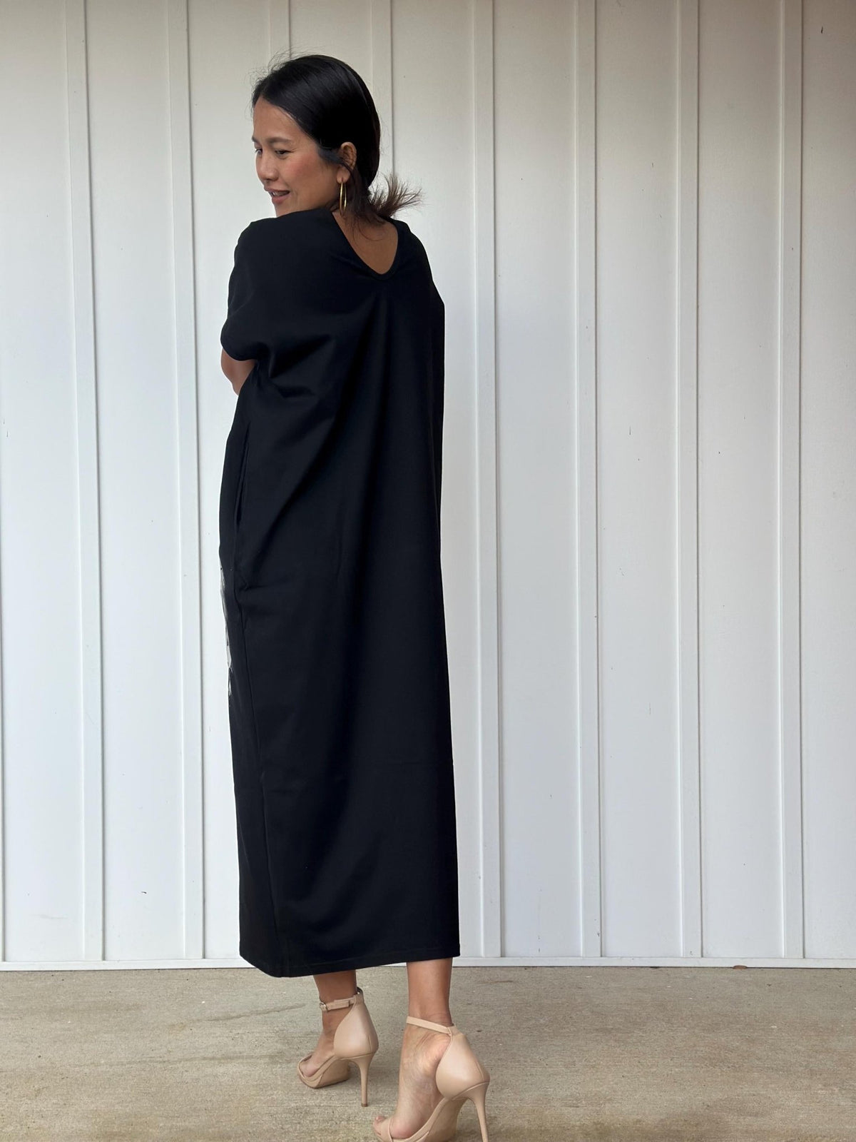 Mala Handworks Alisa Petite Cotton Kaftan in Black with Hand-Painted Tiger