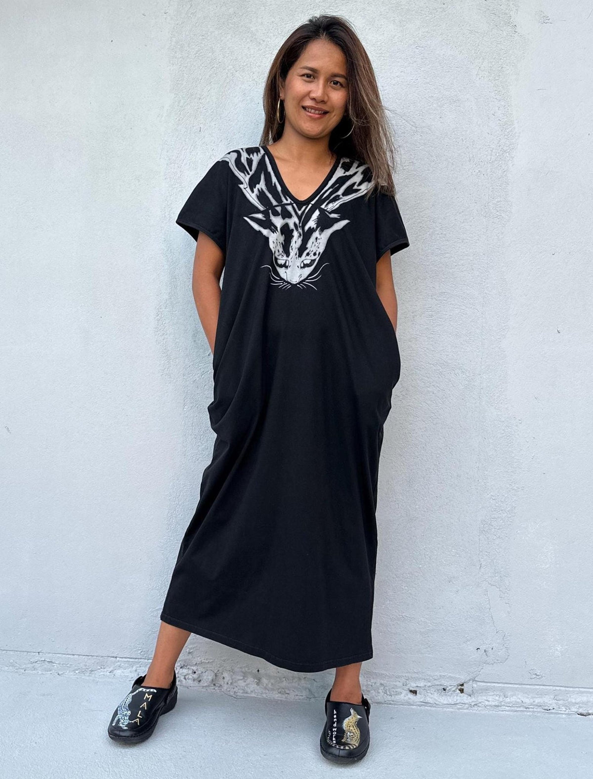 Mala Handworks Alisa Petite Cotton Kaftan in Black with Hand-Painted Tiger Neckline
