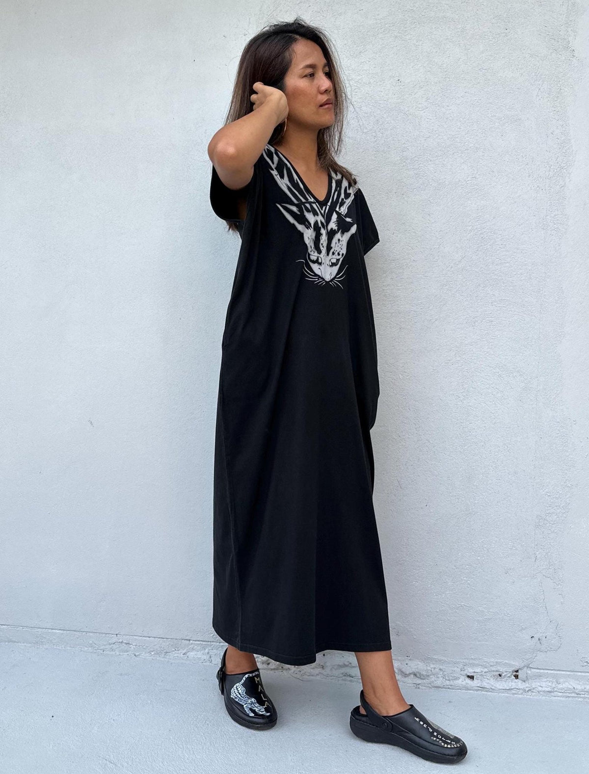 Mala Handworks Alisa Petite Cotton Kaftan in Black with Hand-Painted Tiger Neckline