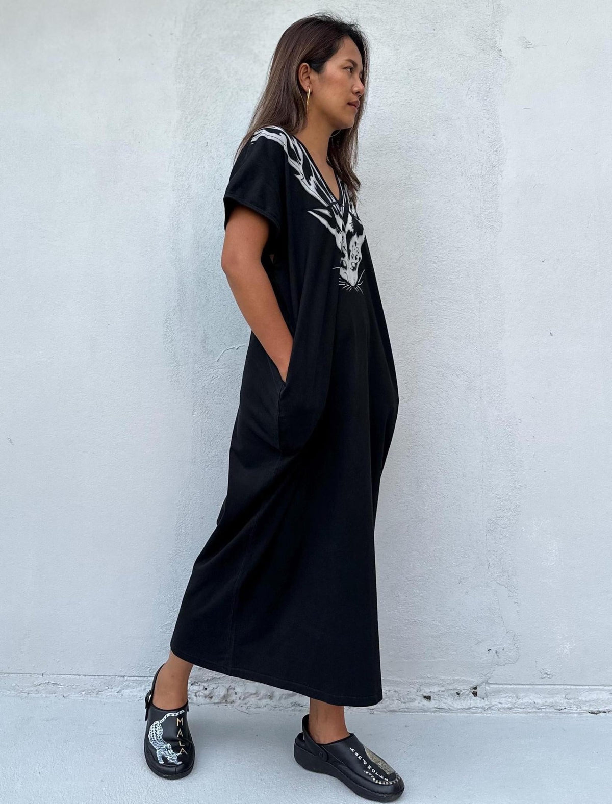 Mala Handworks Alisa Petite Cotton Kaftan in Black with Hand-Painted Tiger Neckline