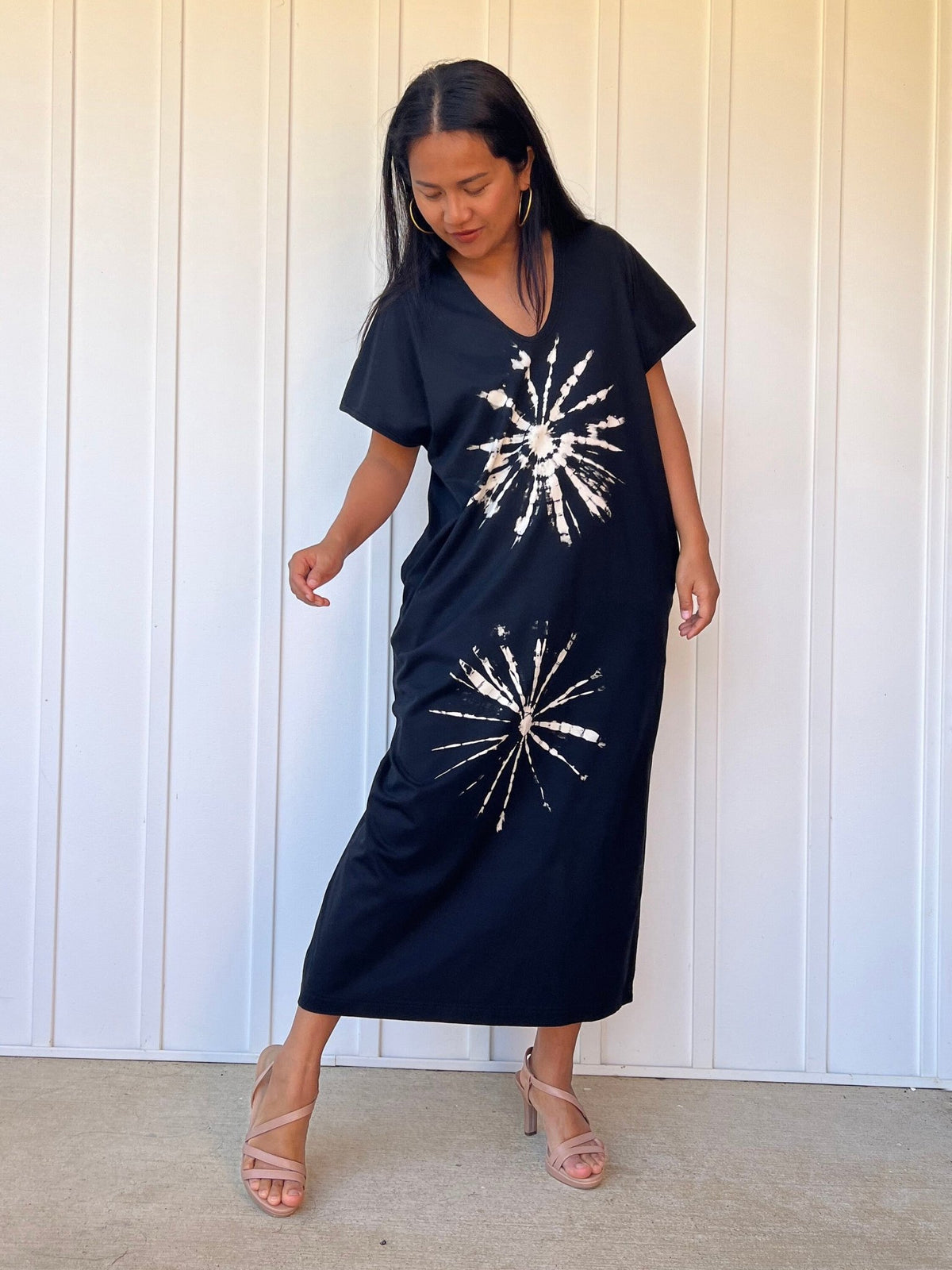 Mala Handworks Alisa Petite Cotton Kaftan in Black with Hand-Painted Starburst