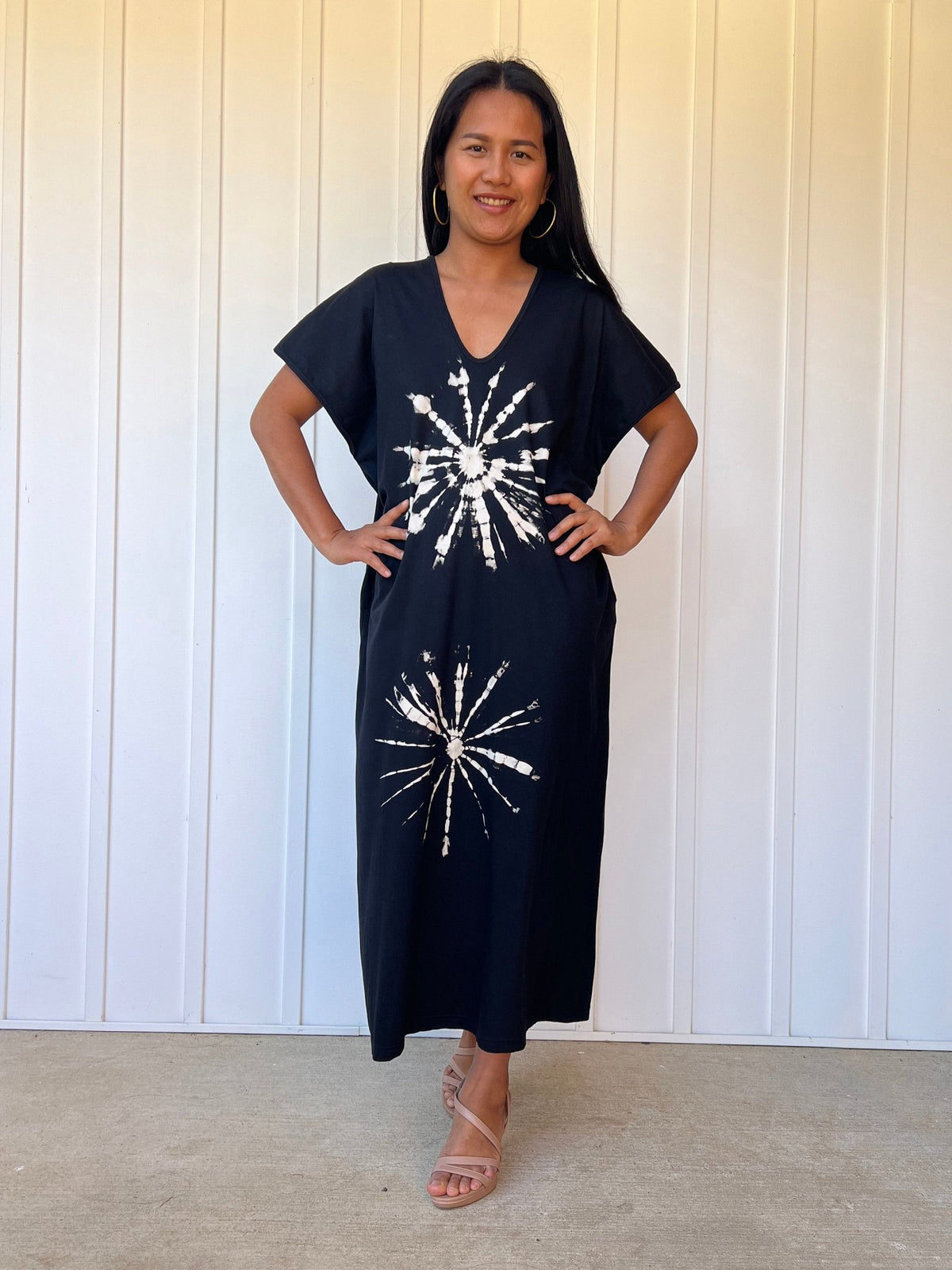 Mala Handworks Alisa Petite Cotton Kaftan in Black with Hand-Painted Starburst