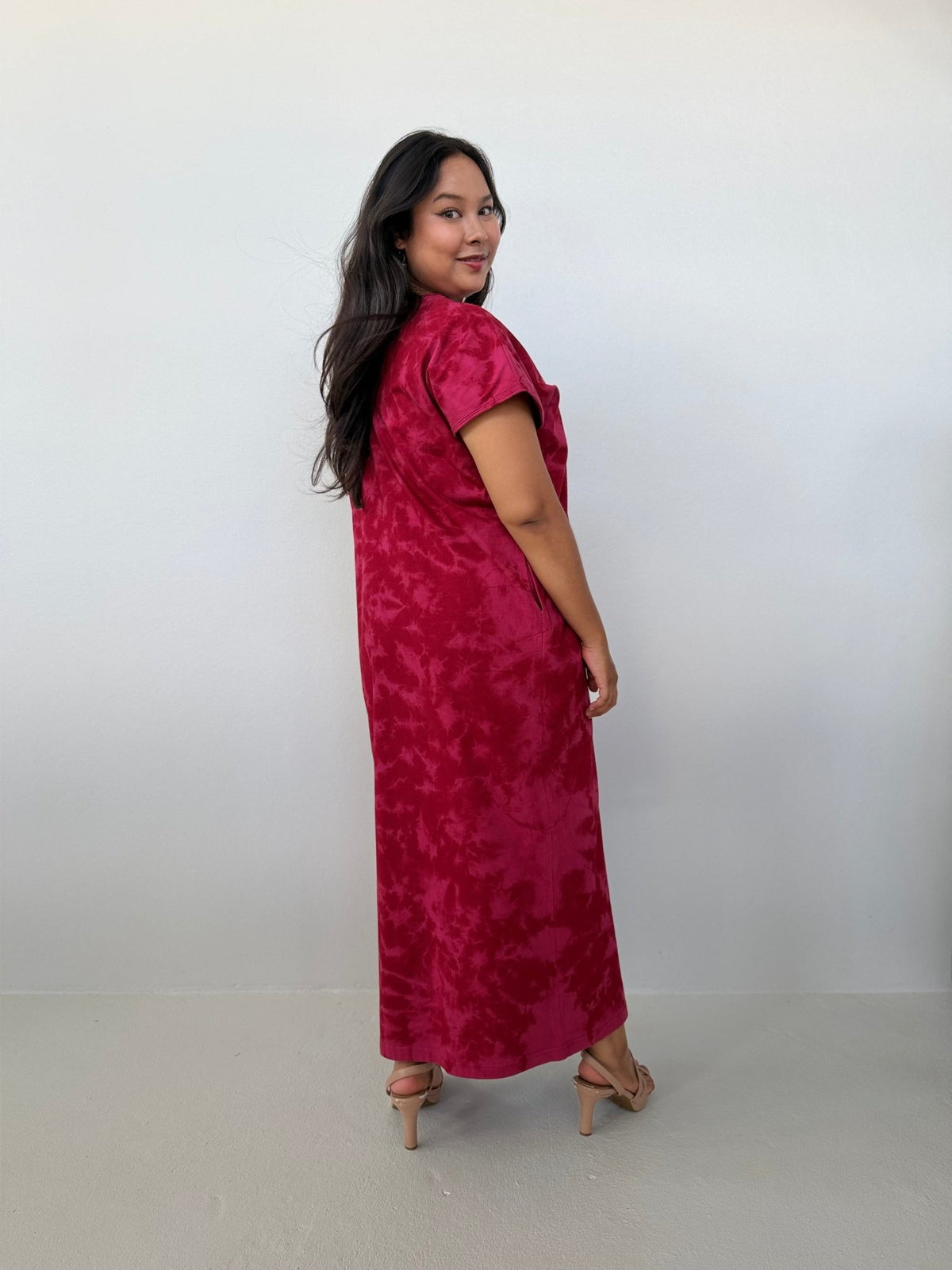 Mala Handworks Alisa Petite Cotton Kaftan in Ruby Tie Dye