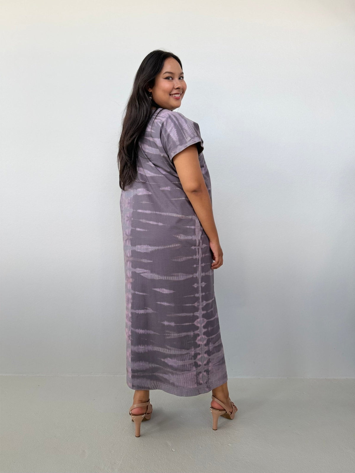 Mala Handworks Alisa Petite Cotton Kaftan in Stone Tie Dye
