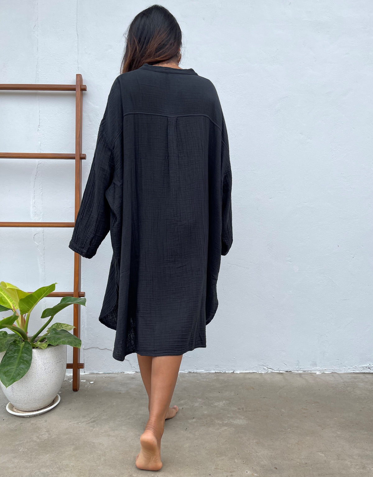 MALA handworks 41 in. Aura Double Gauze Cotton Midi Shirt Dress in Black