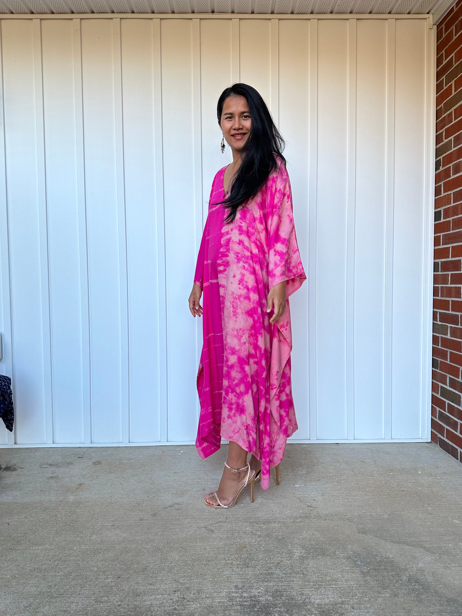 MALA handworks  Bella Midi Kaftan in Fuchsia Tie Dye with front Button