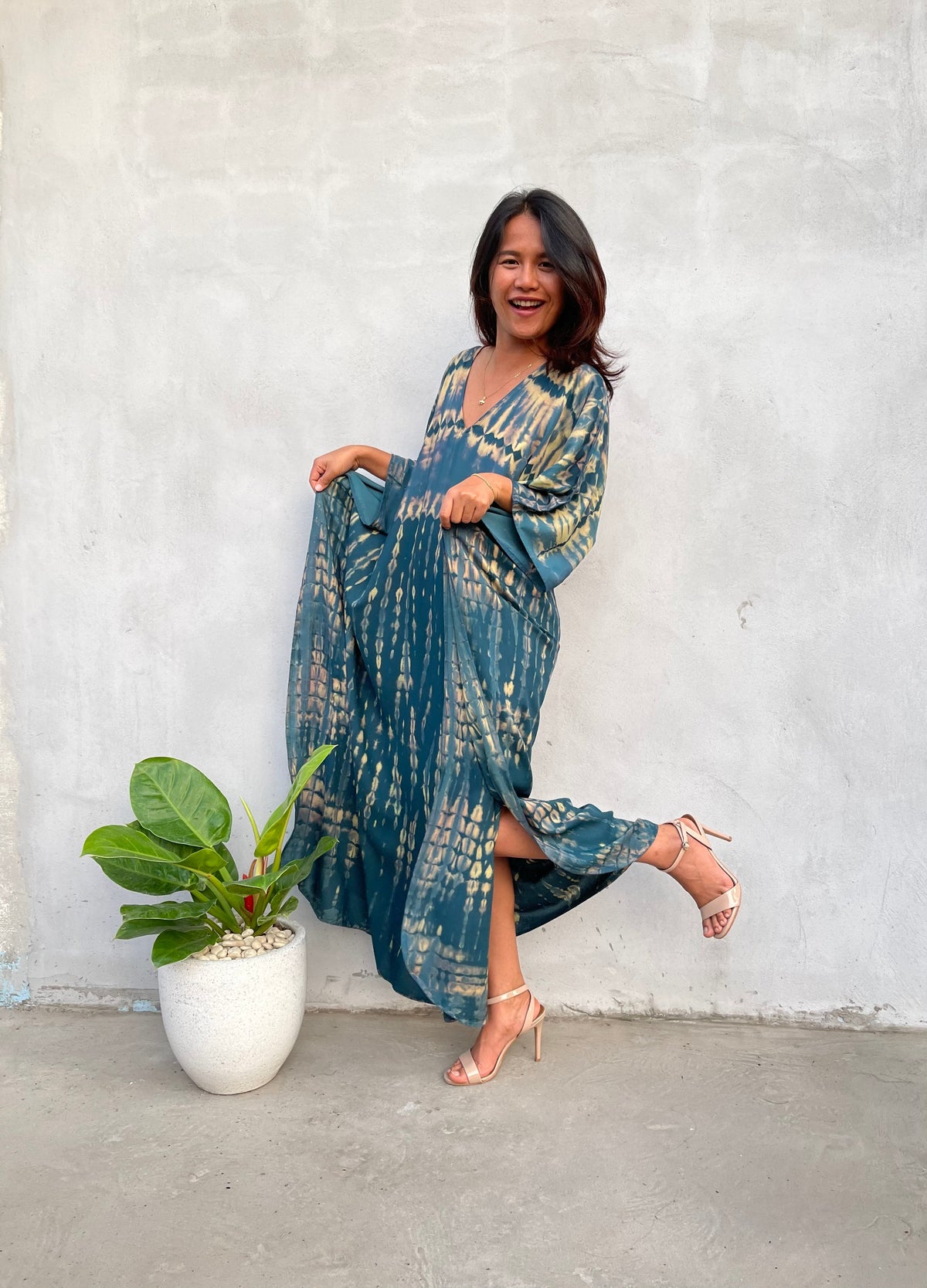 MALA handworks  Bella Midi Kaftan in Fuchsia Tie Dye with front Button