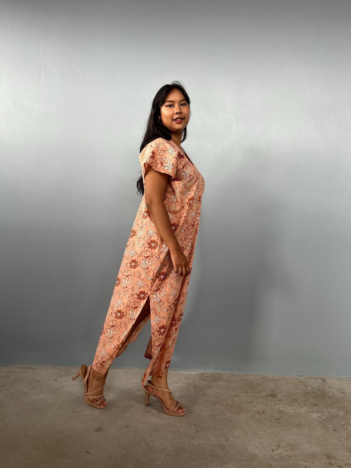 Mala Handworks Callie Petite Cotton Kaftan in Peach Floral Paisley