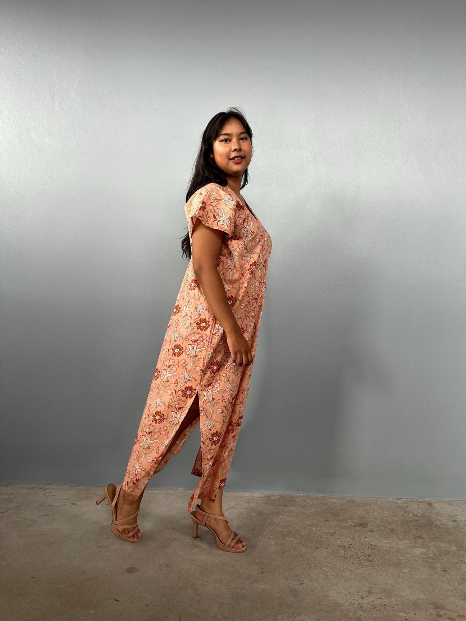 Mala Handworks Callie Petite Cotton Kaftan in Peach Floral Paisley