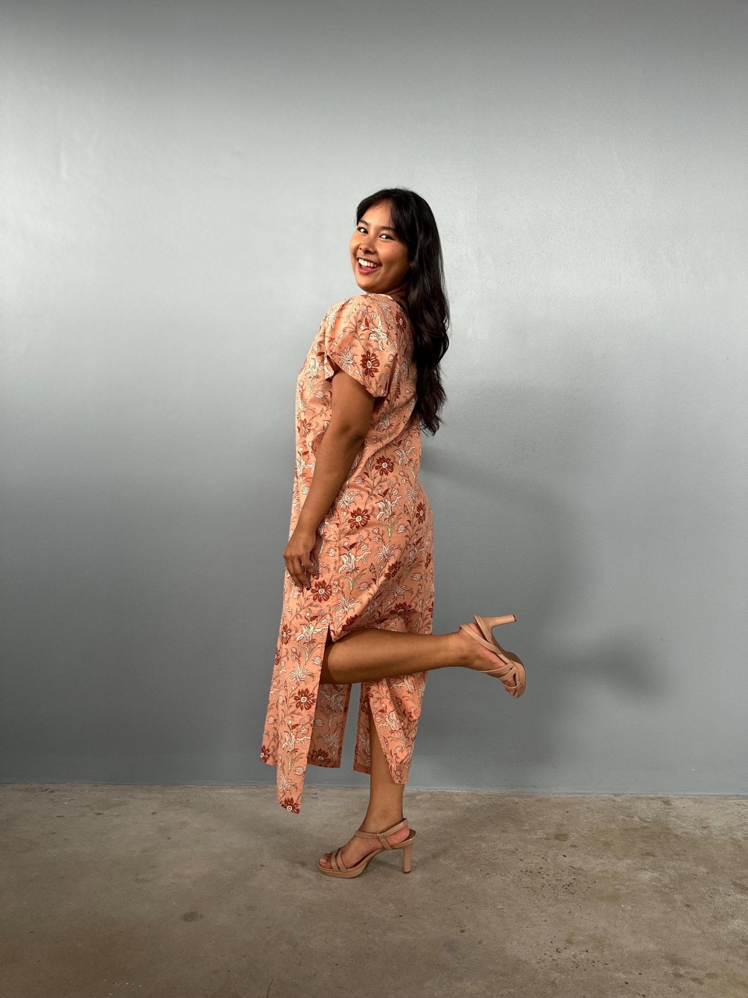 Mala Handworks Callie Petite Cotton Kaftan in Peach Floral Paisley