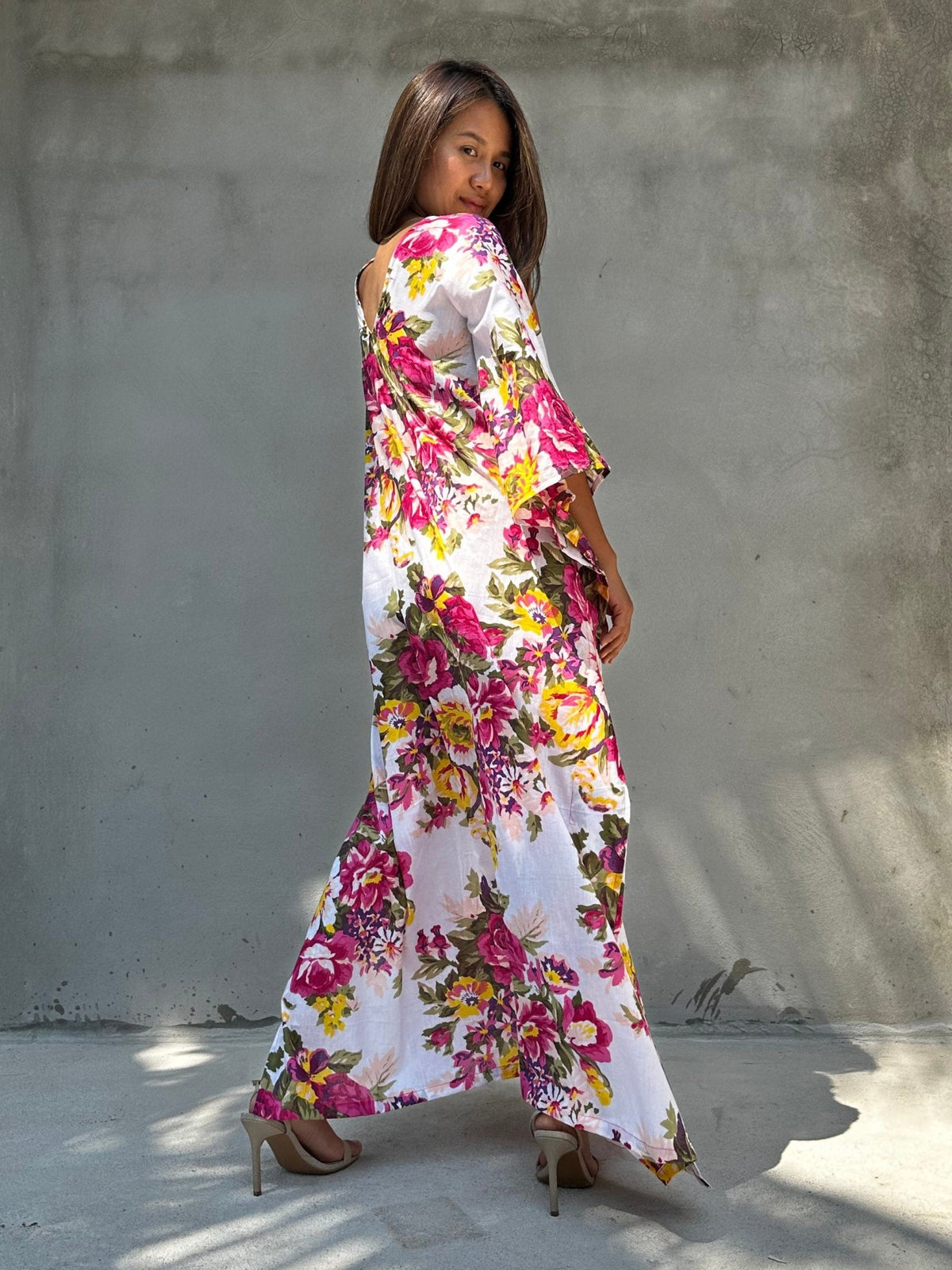 Evelyn Cotton Kaftan in White & Pink Floral Print - Mala Handworks