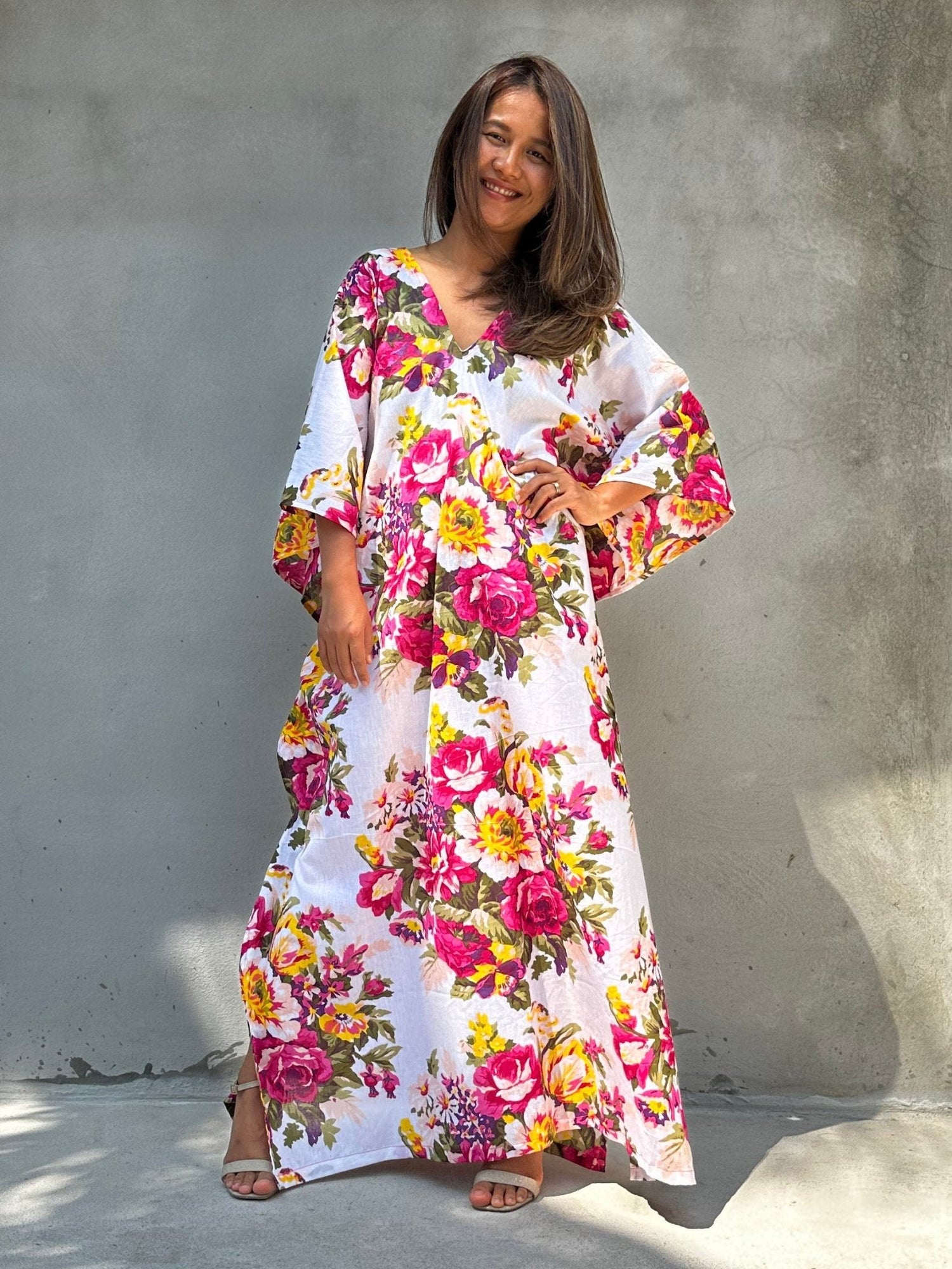 Evelyn Cotton Kaftan in White & Pink Floral Print - Mala Handworks