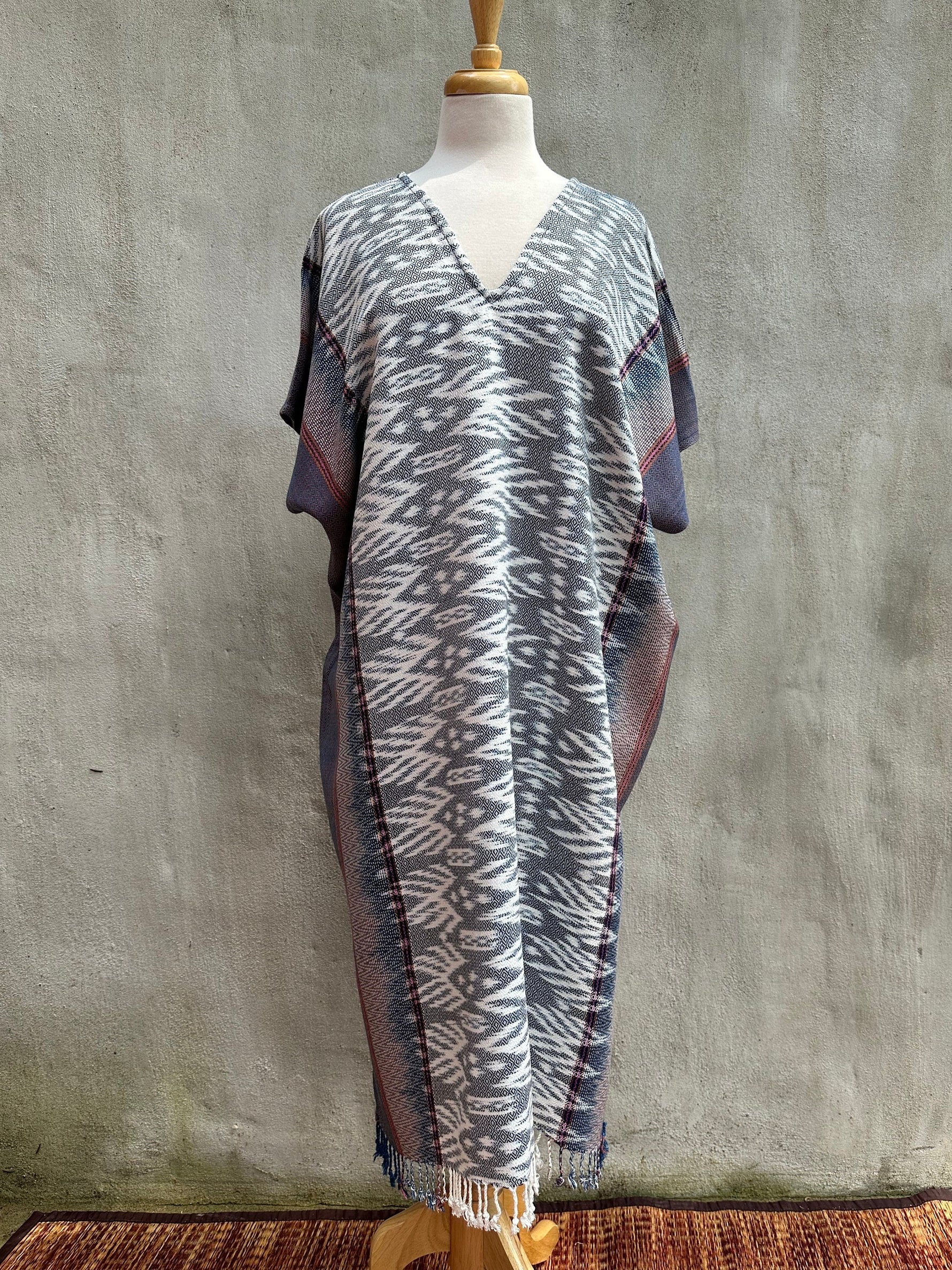 MALA handworks  Ikat Hand Woven Pattern Kaftan in Gray with White and Light Pink