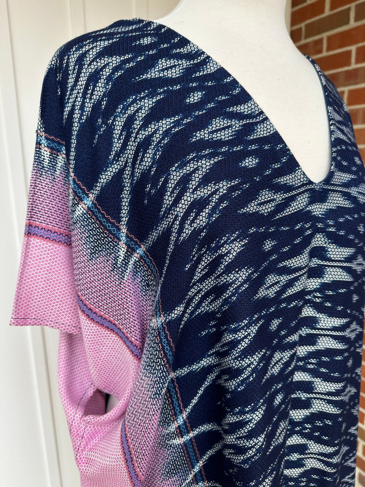 MALA handworks  Ikat Hand Woven Pattern Kaftan in Indigo Blue with White and Pink Organic Dye