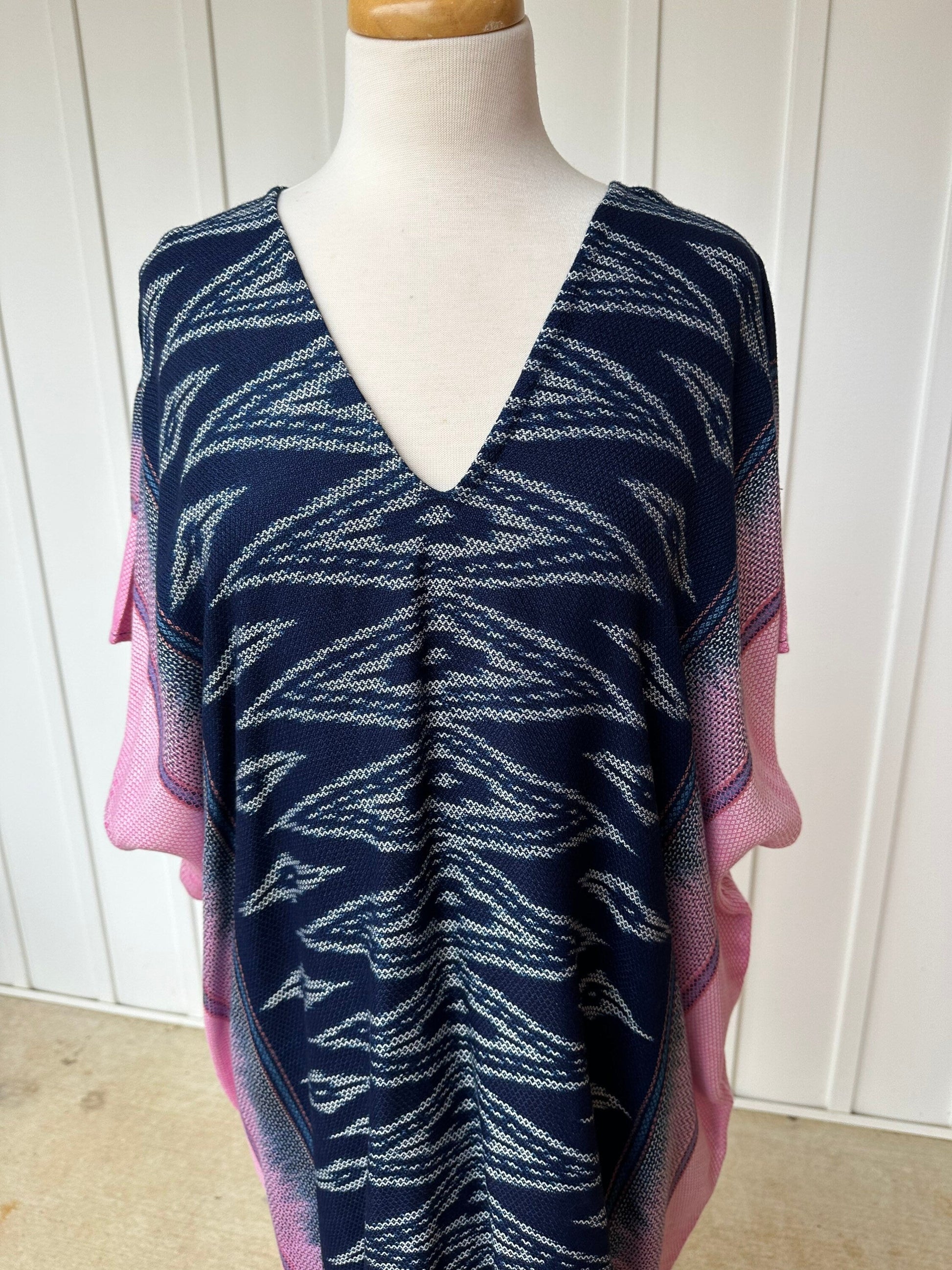 MALA handworks  Ikat Hand Woven Pattern Kaftan in Indigo Blue with White and Pink Organic Dye