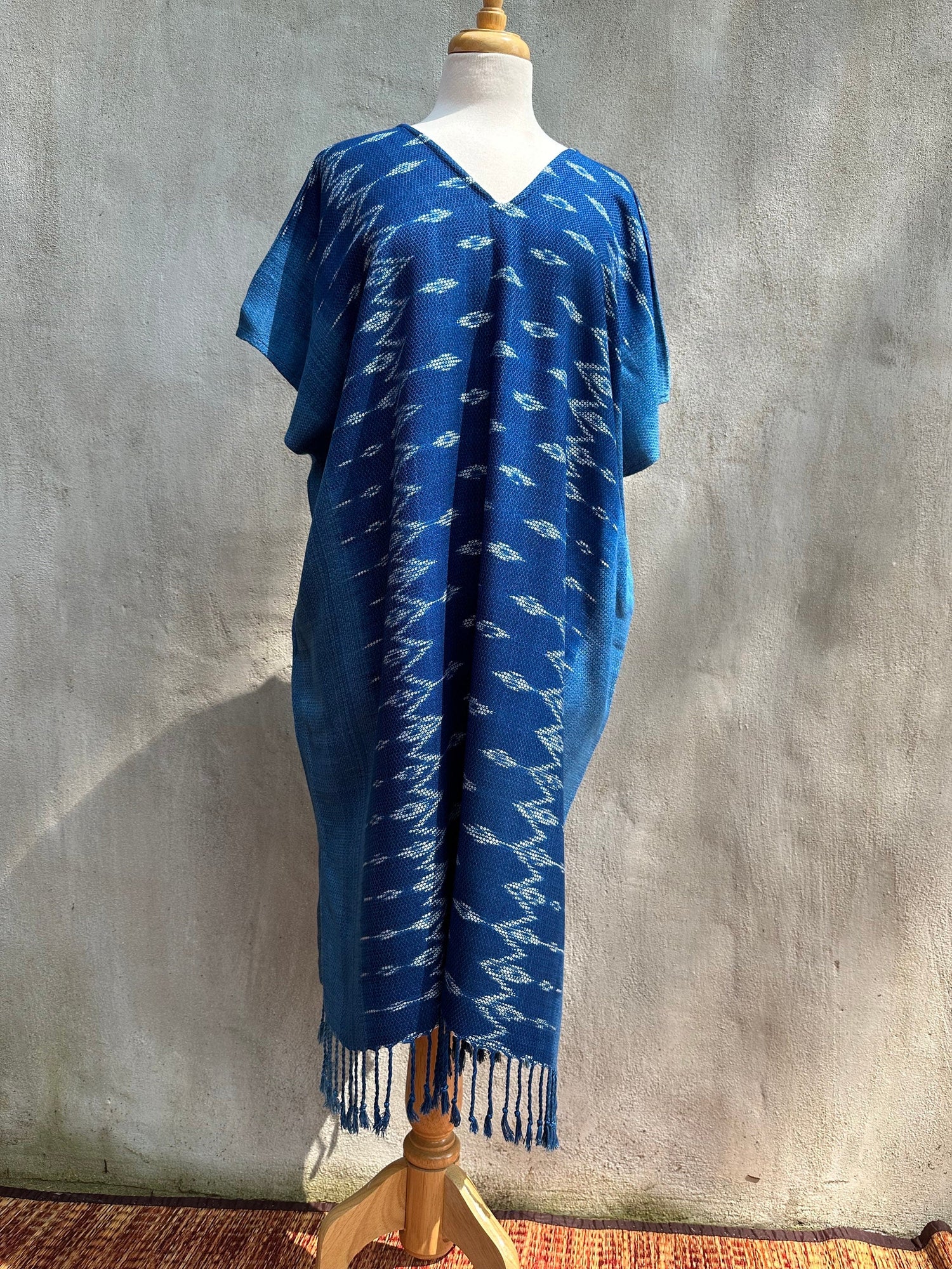 MALA handworks  Ikat Hand Woven Pattern Kaftan in Indigo Blue with White