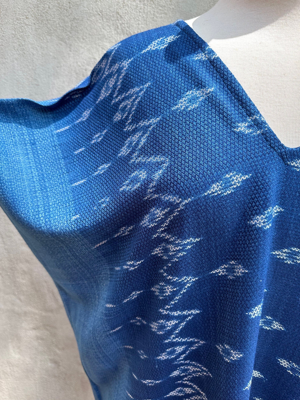 MALA handworks  Ikat Hand Woven Pattern Kaftan in Indigo Blue with White