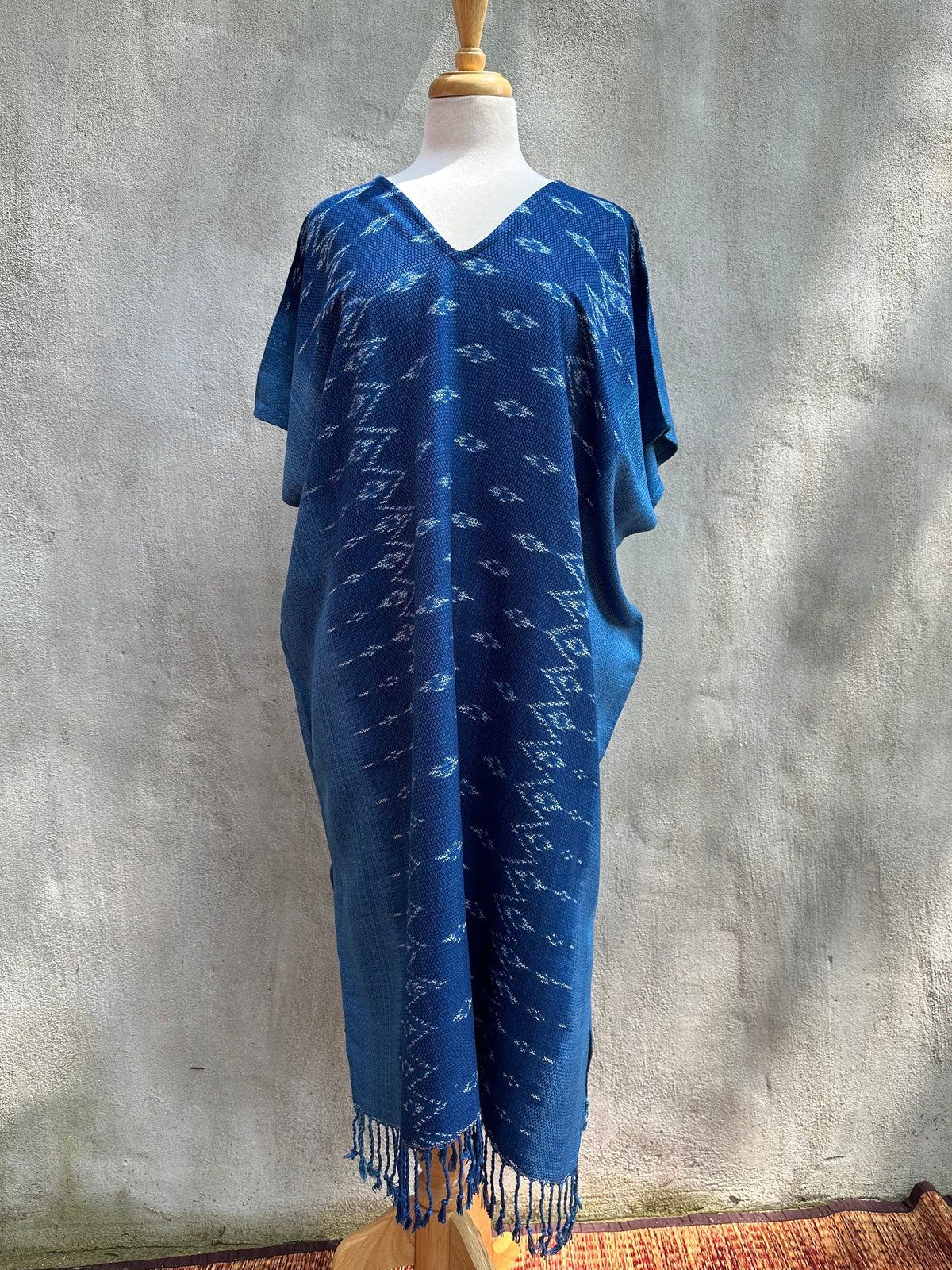 MALA handworks  Ikat Hand Woven Pattern Kaftan in Indigo Blue with White