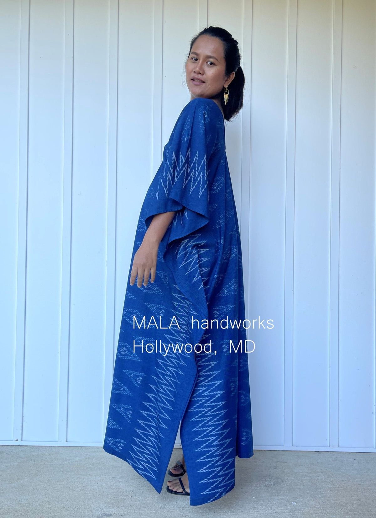 MALA handworks  Ikat Hand Woven Pattern Kaftan in Indigo Blue with White
