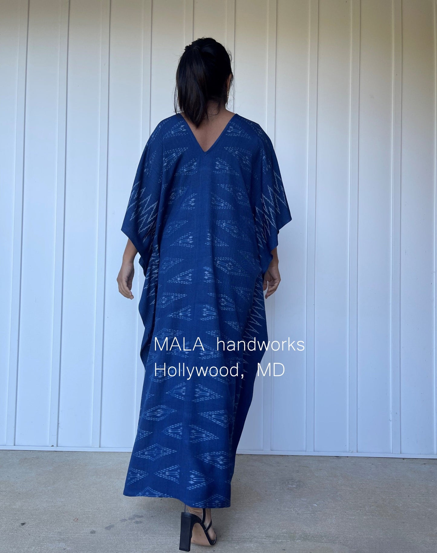 MALA handworks  Ikat Hand Woven Pattern Kaftan in Indigo Blue with White