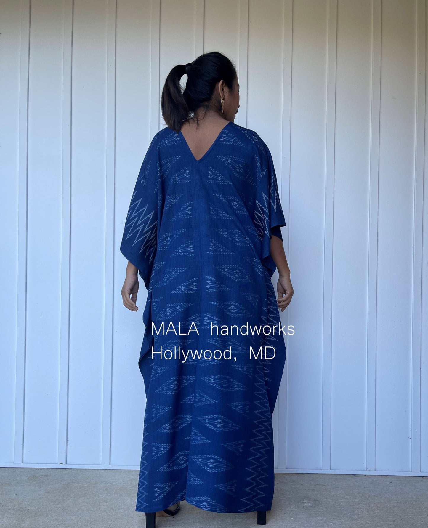 MALA handworks  Ikat Hand Woven Pattern Kaftan in Indigo Blue with White