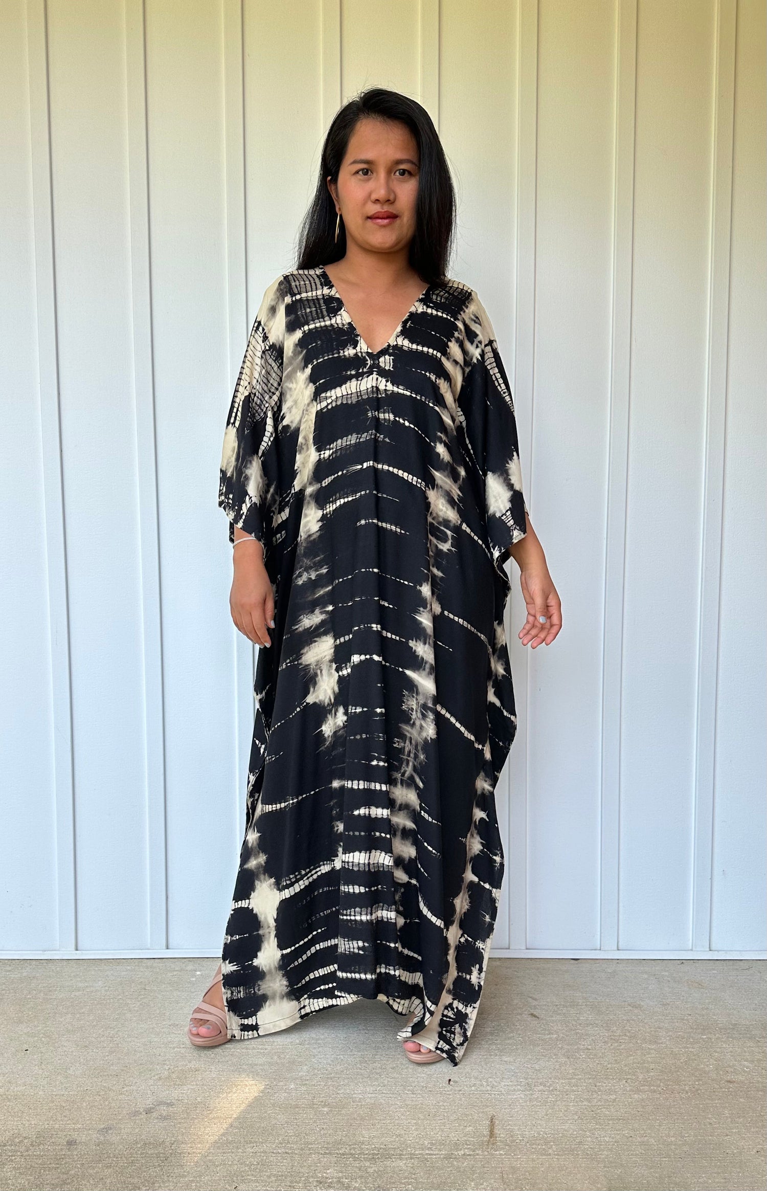 MALA handworks  iynta kaftan in Black Tie Dye