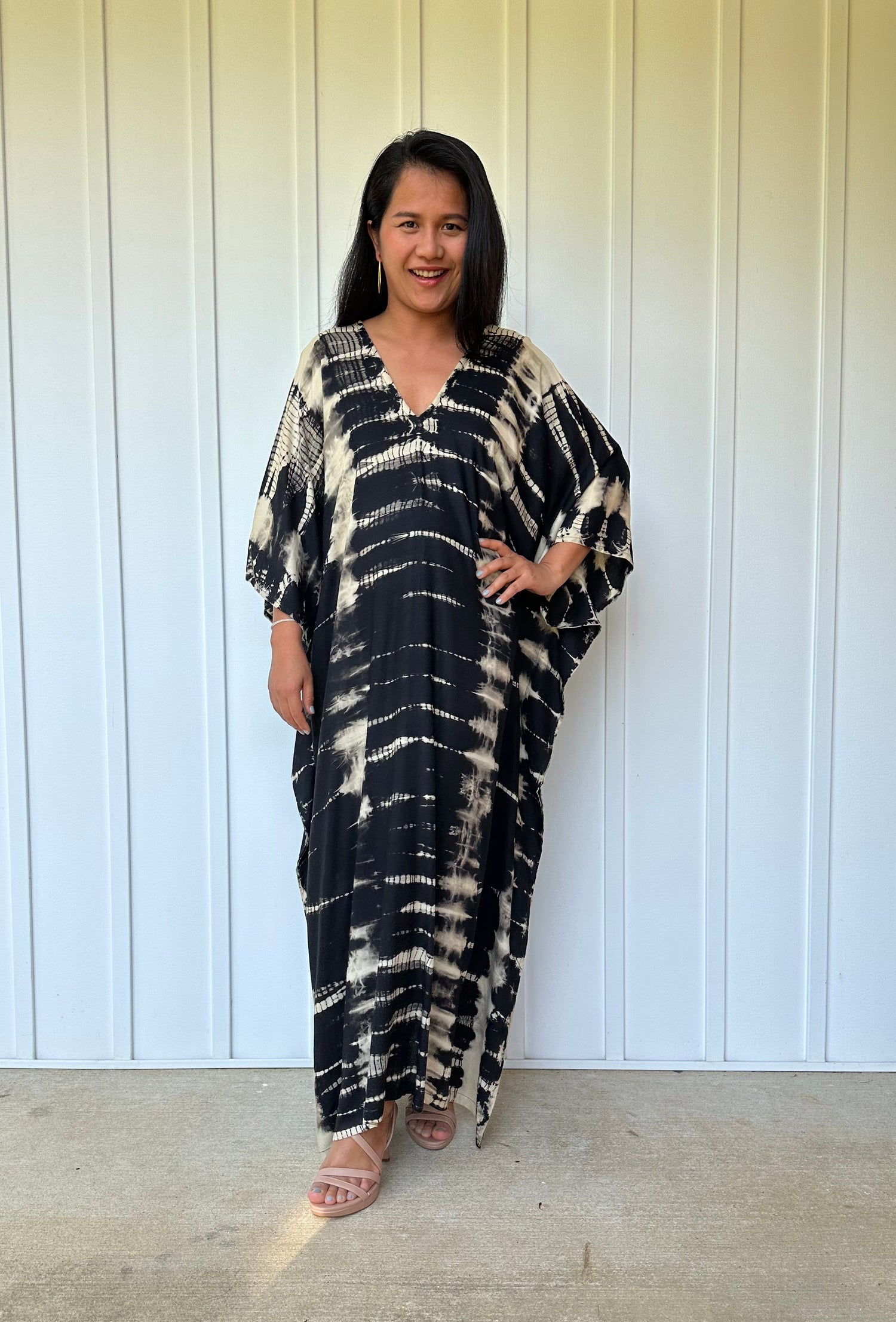 MALA handworks  iynta kaftan in Black Tie Dye