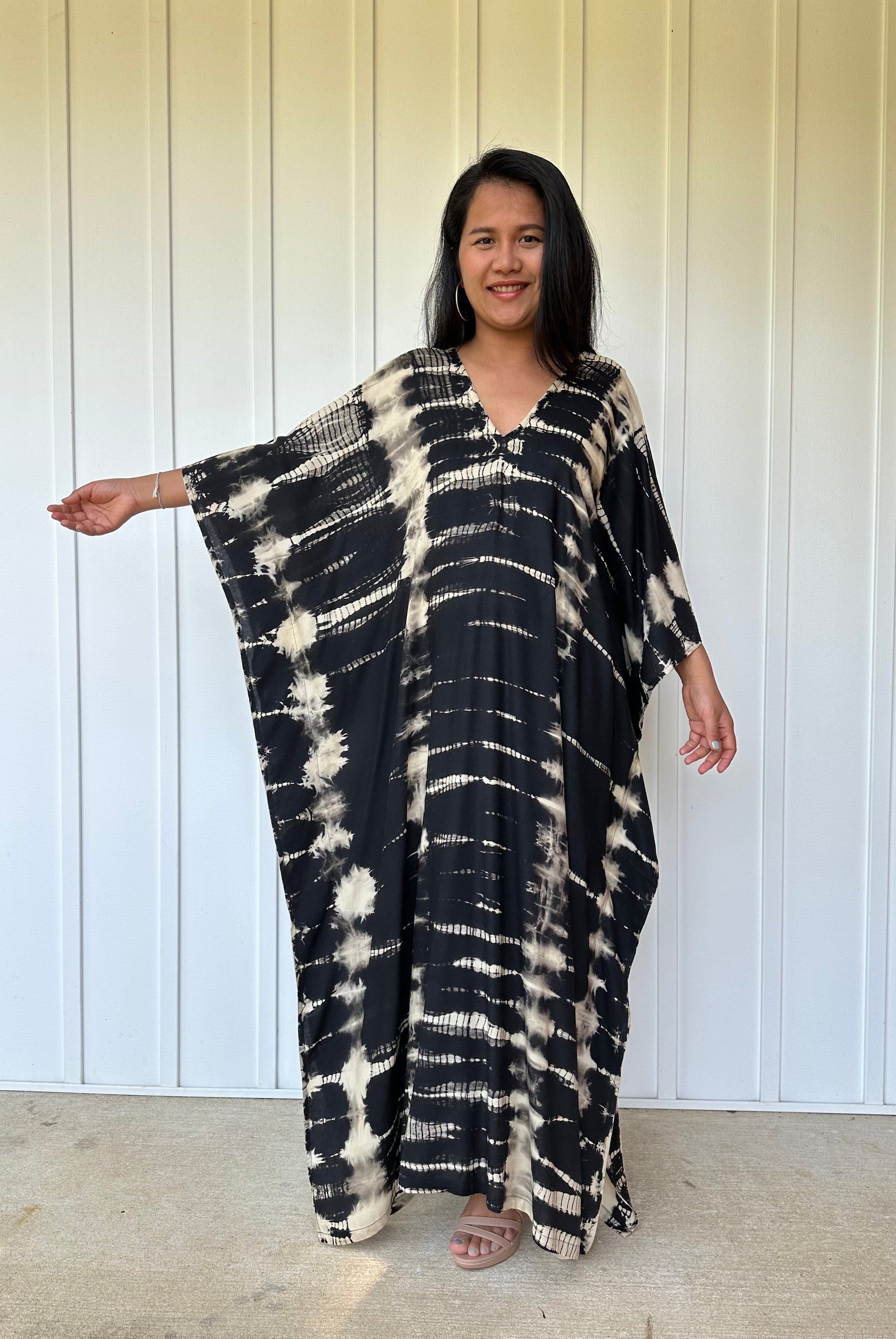 MALA handworks  iynta kaftan in Black Tie Dye