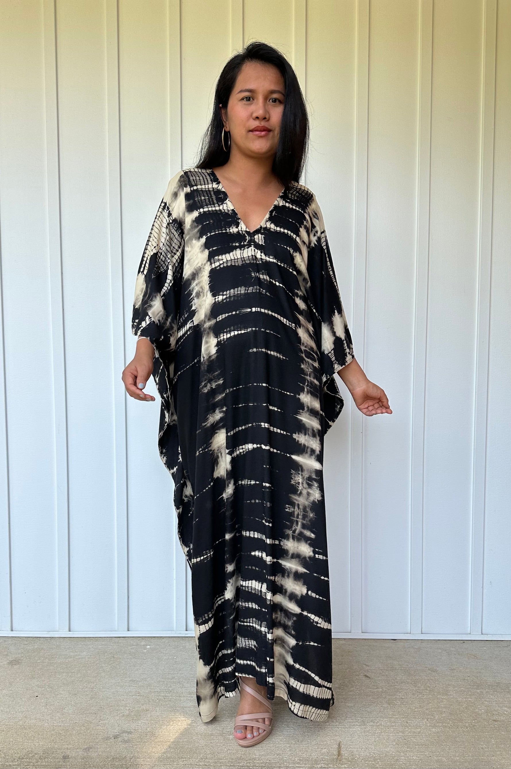 MALA handworks  iynta kaftan in Black Tie Dye