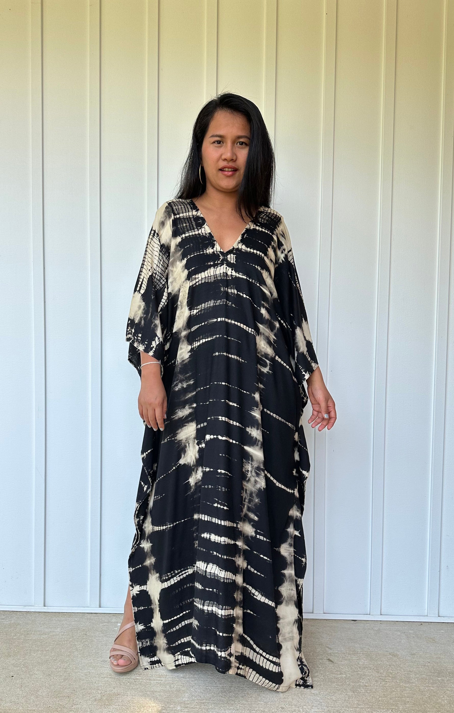 MALA handworks  iynta kaftan in Black Tie Dye