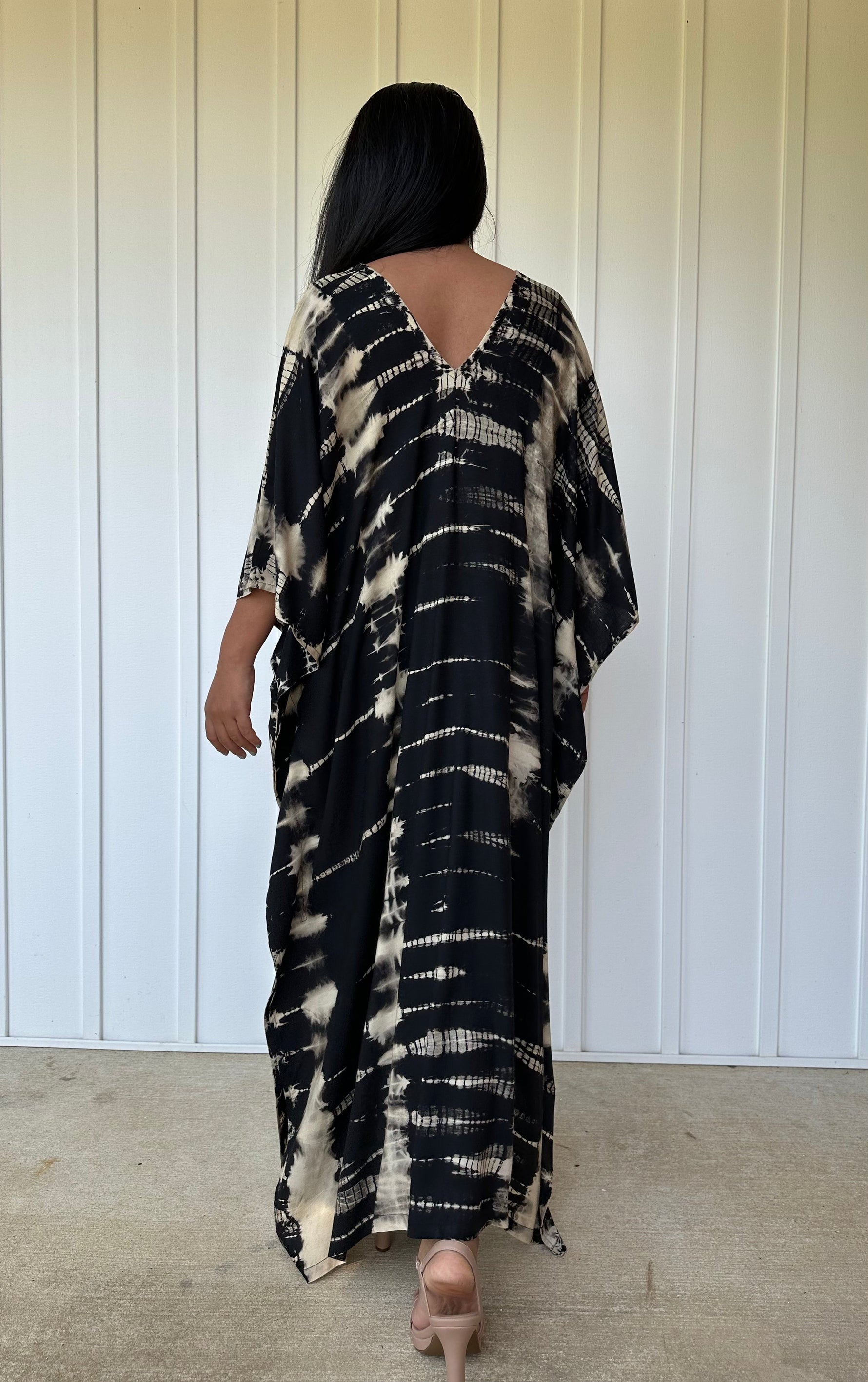 MALA handworks  iynta kaftan in Black Tie Dye