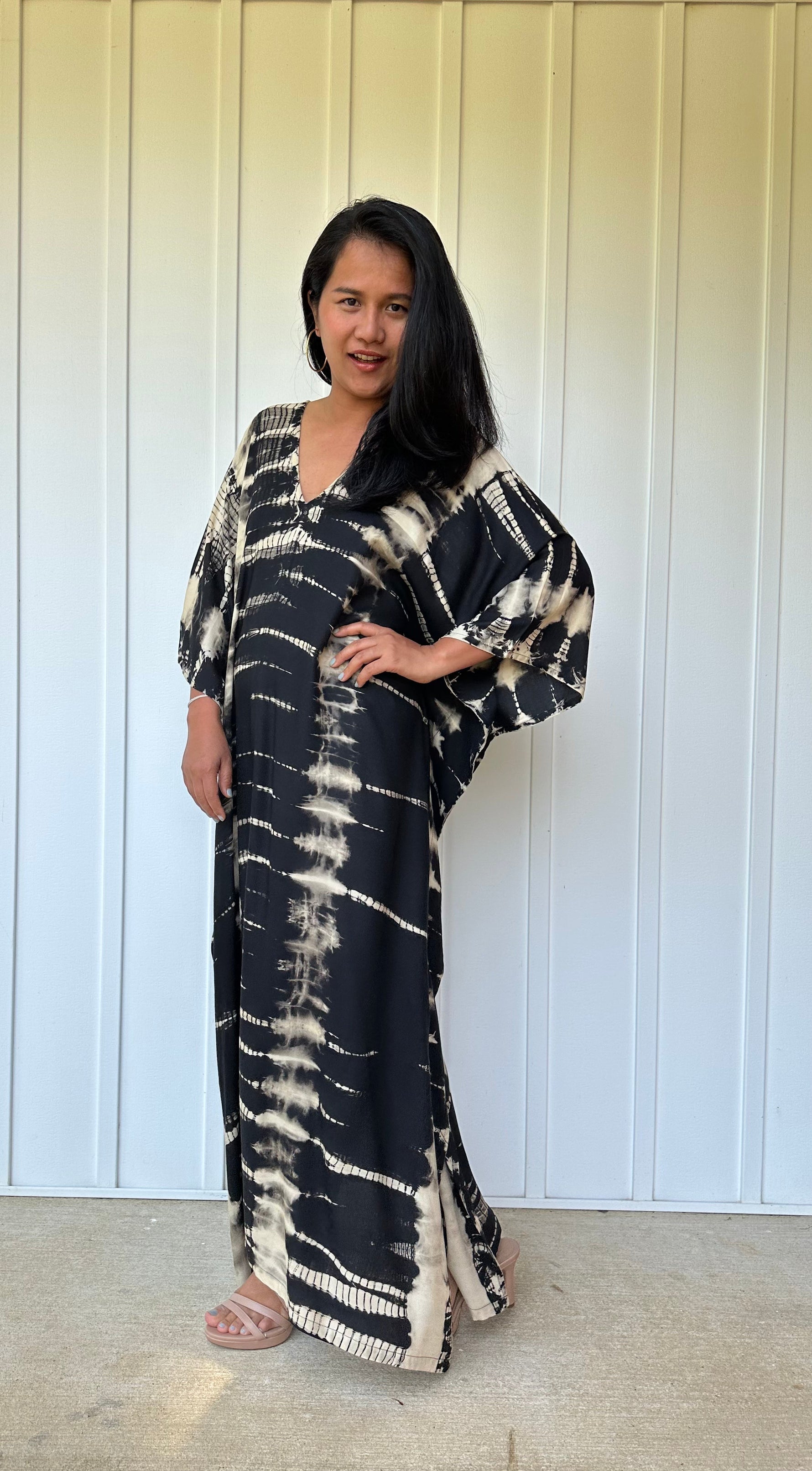 MALA handworks  iynta kaftan in Black Tie Dye